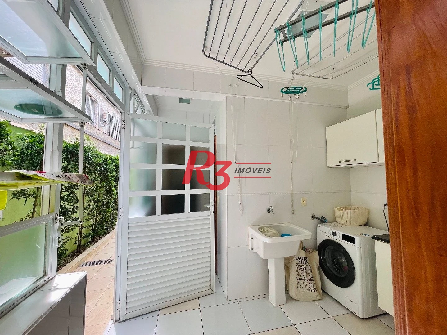 Sobrado à venda, 457 m² por R$ 6.500.000,00 - Gonzaga - Santos/SP