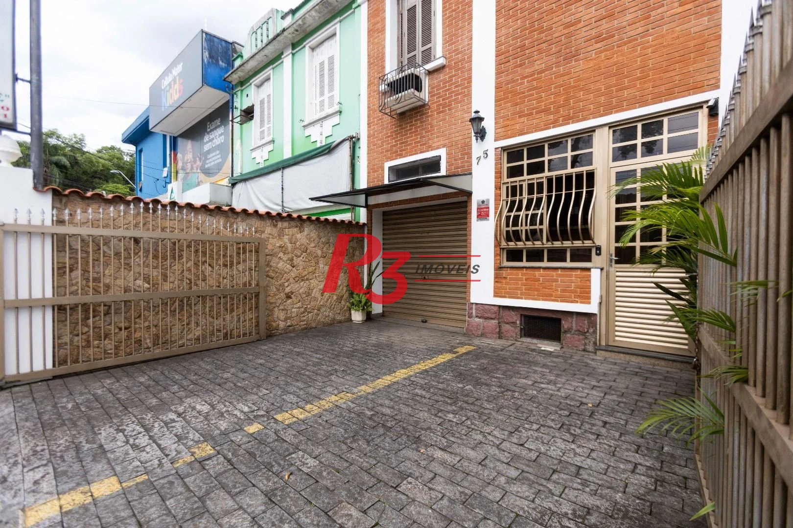 Sobrado com 4 dormitórios, 227 m² - venda por R$ 2.000.000,00 ou aluguel por R$ 9.605,06/mês - Vila Belmiro - Santos/SP