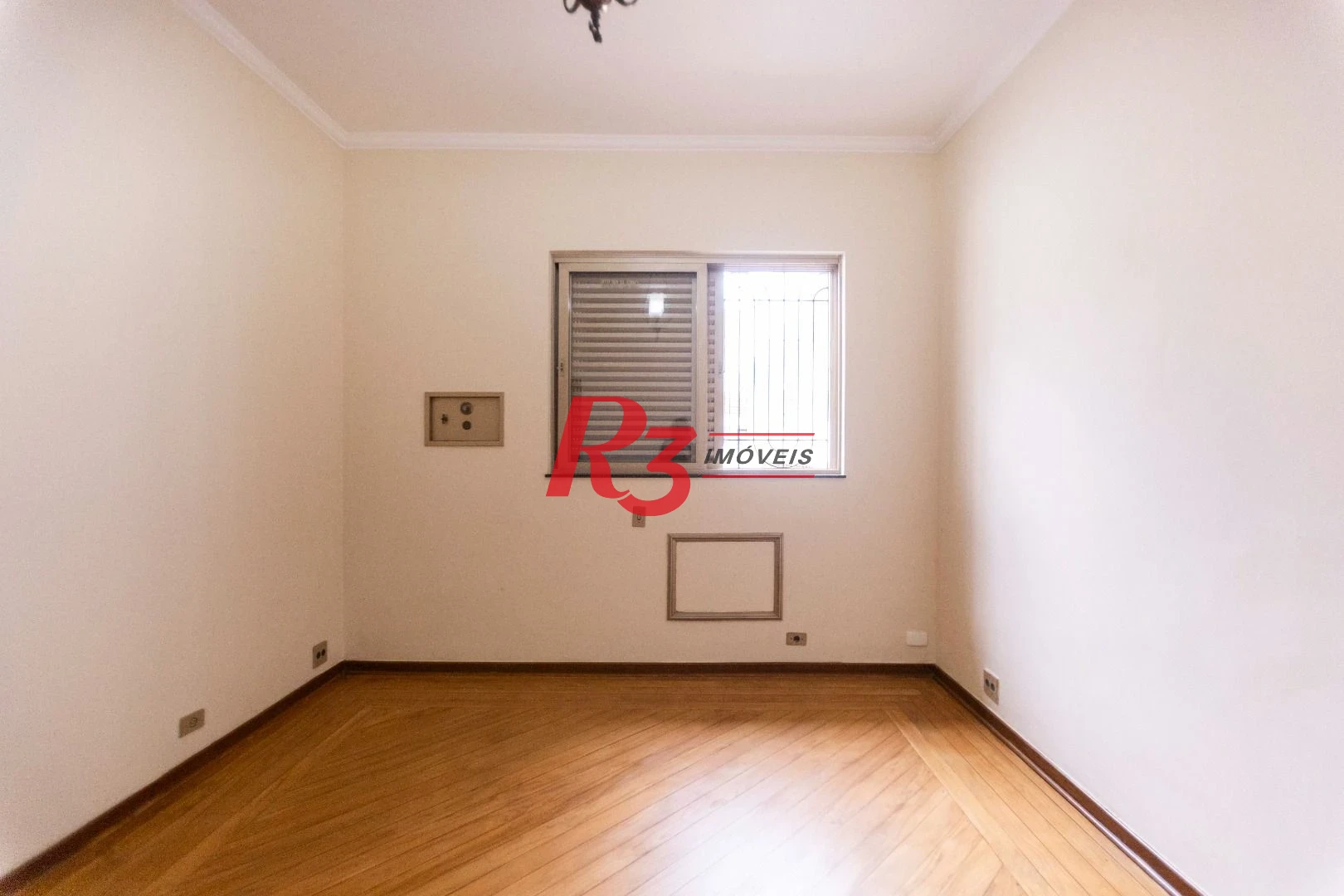 Sobrado com 4 dormitórios, 227 m² - venda por R$ 2.000.000,00 ou aluguel por R$ 9.605,06/mês - Vila Belmiro - Santos/SP
