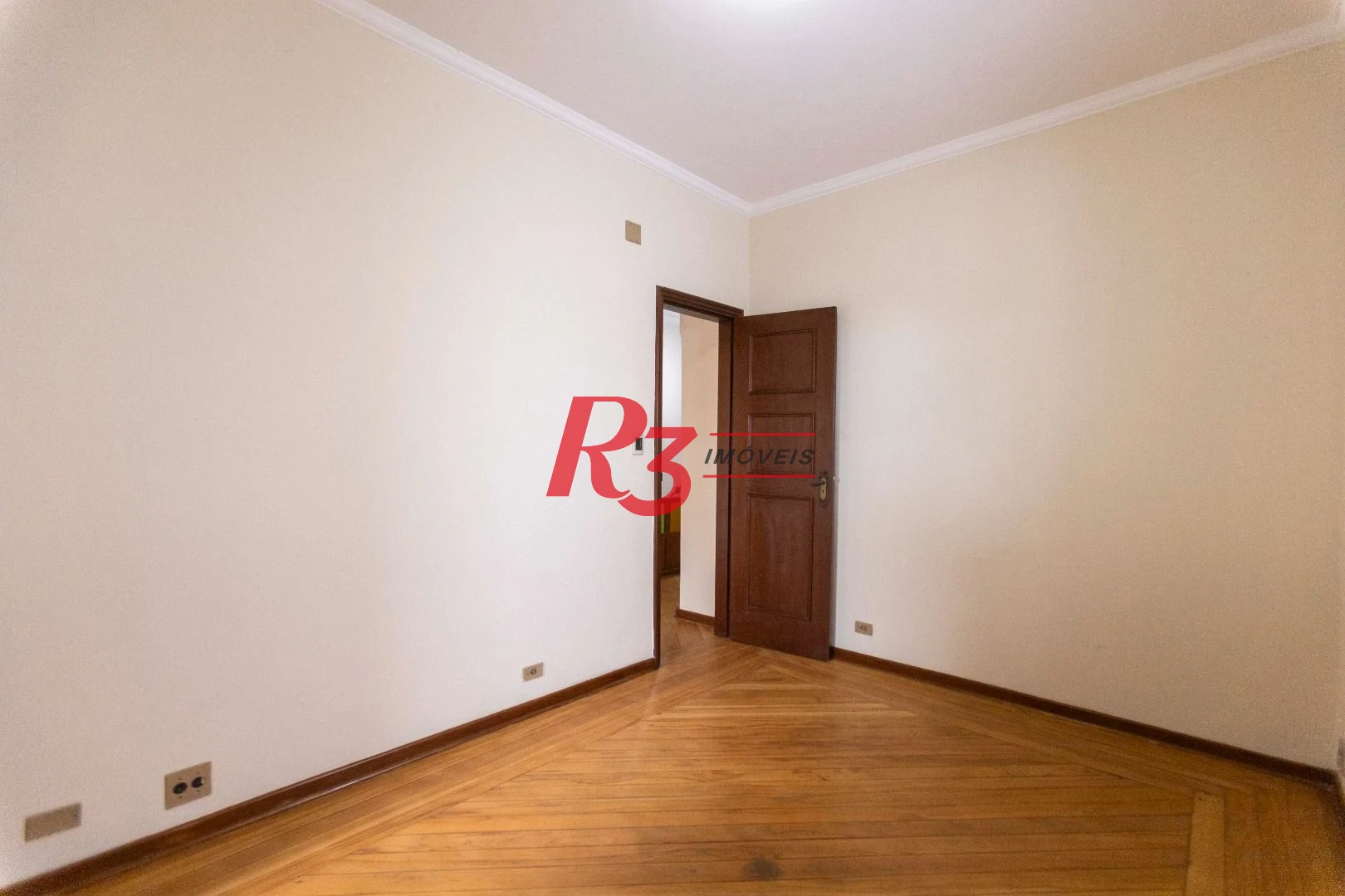 Sobrado com 4 dormitórios, 227 m² - venda por R$ 2.000.000,00 ou aluguel por R$ 9.605,06/mês - Vila Belmiro - Santos/SP