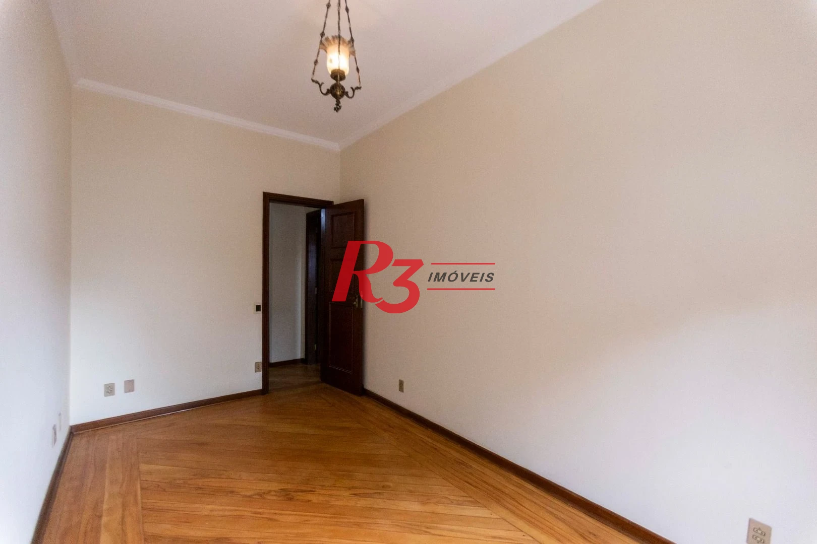 Sobrado com 4 dormitórios, 227 m² - venda por R$ 2.000.000,00 ou aluguel por R$ 9.605,06/mês - Vila Belmiro - Santos/SP