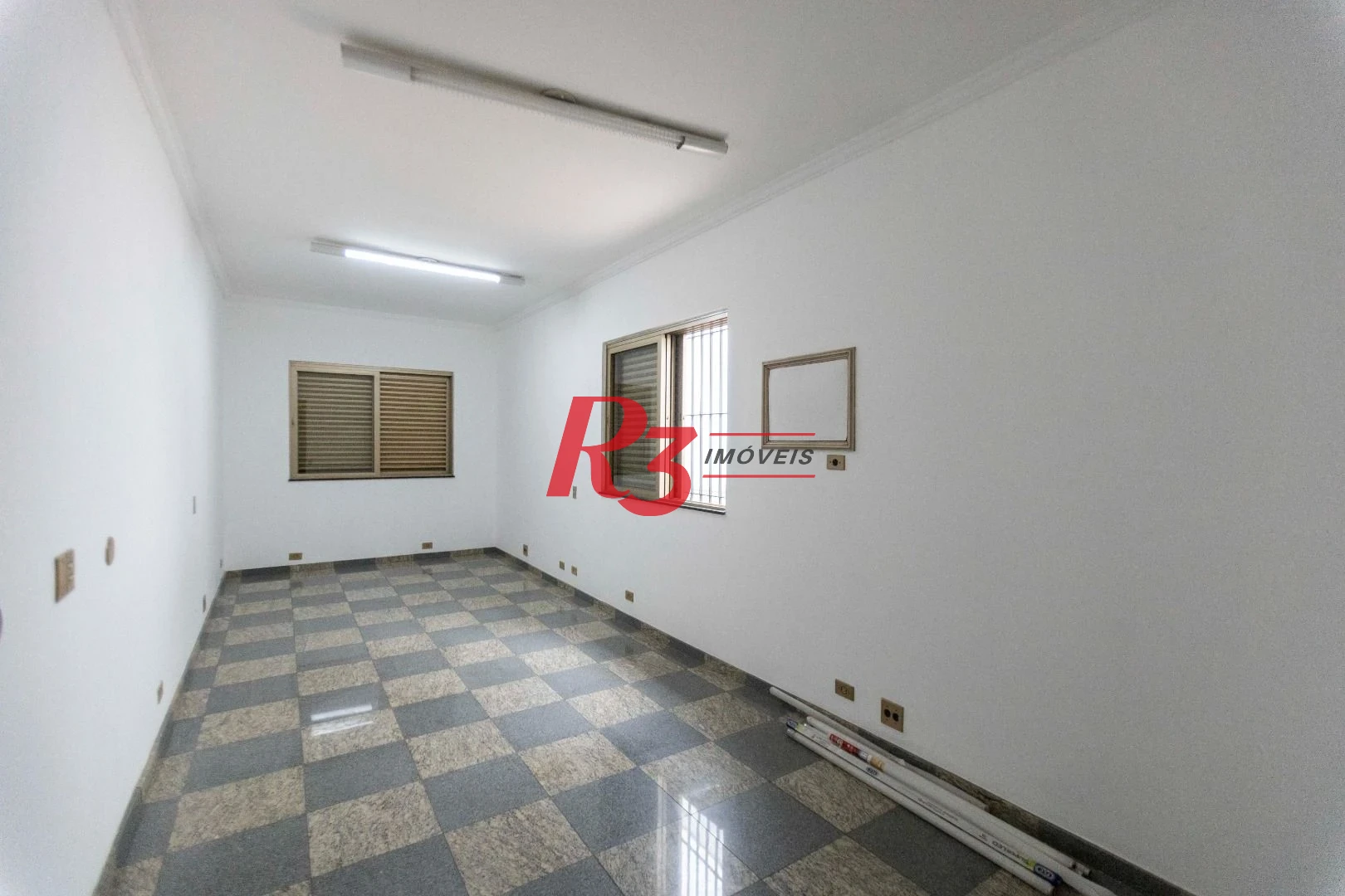 Sobrado com 4 dormitórios, 227 m² - venda por R$ 2.000.000,00 ou aluguel por R$ 9.605,06/mês - Vila Belmiro - Santos/SP