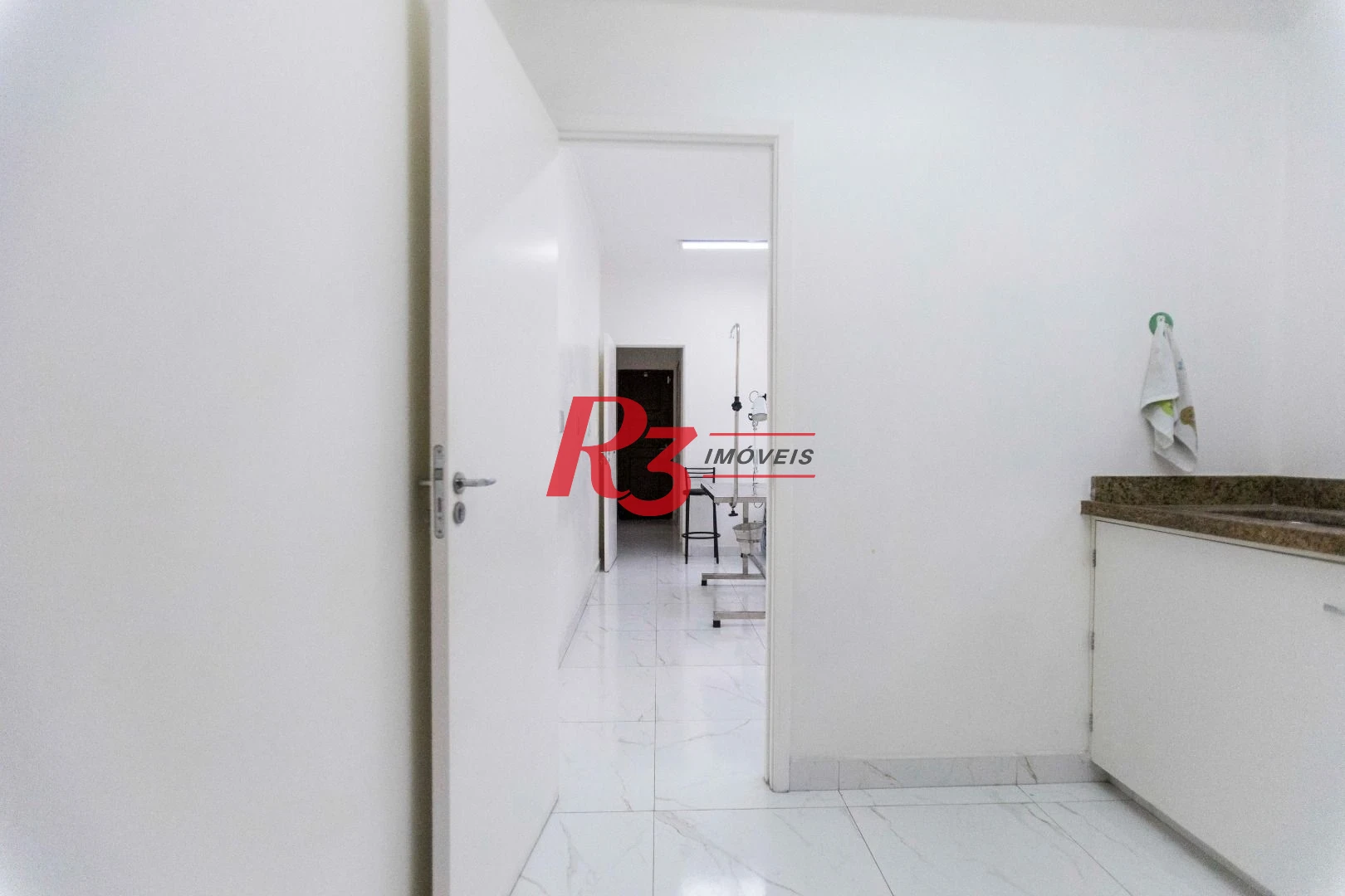 Sobrado com 4 dormitórios, 227 m² - venda por R$ 2.000.000,00 ou aluguel por R$ 9.605,06/mês - Vila Belmiro - Santos/SP