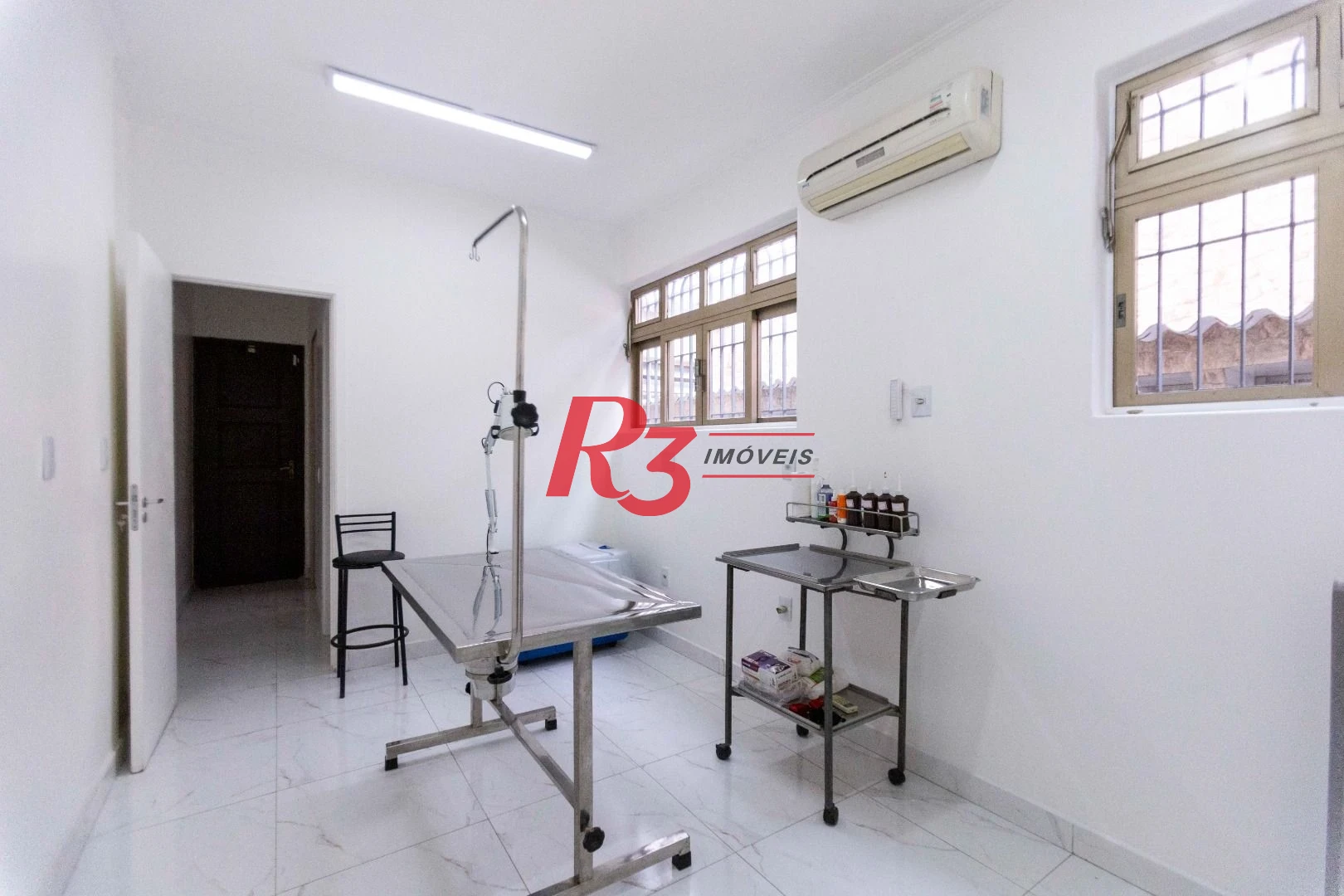 Sobrado com 4 dormitórios, 227 m² - venda por R$ 2.000.000,00 ou aluguel por R$ 9.605,06/mês - Vila Belmiro - Santos/SP