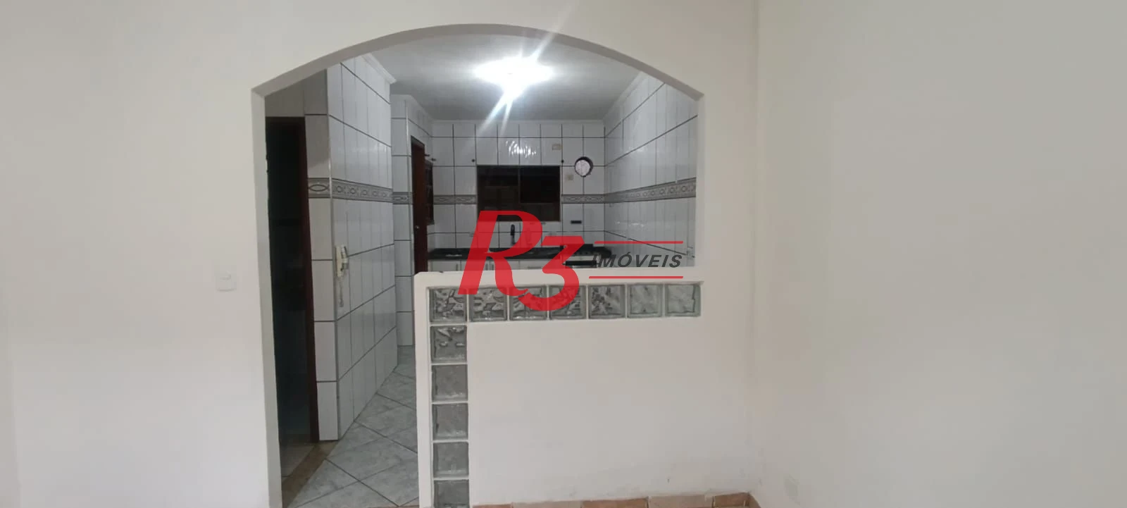 Casa à venda na Vila São Jorge, em Santos, com 2 quartos, 43 m², 1 vaga de garagem! e quintal com churrasqueira!