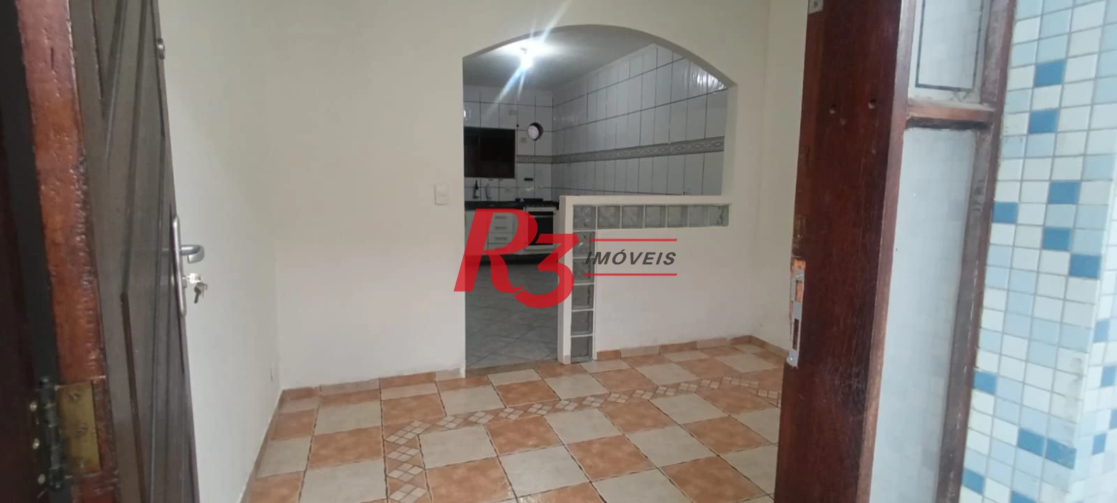 Casa à venda na Vila São Jorge, em Santos, com 2 quartos, 43 m², 1 vaga de garagem! e quintal com churrasqueira!