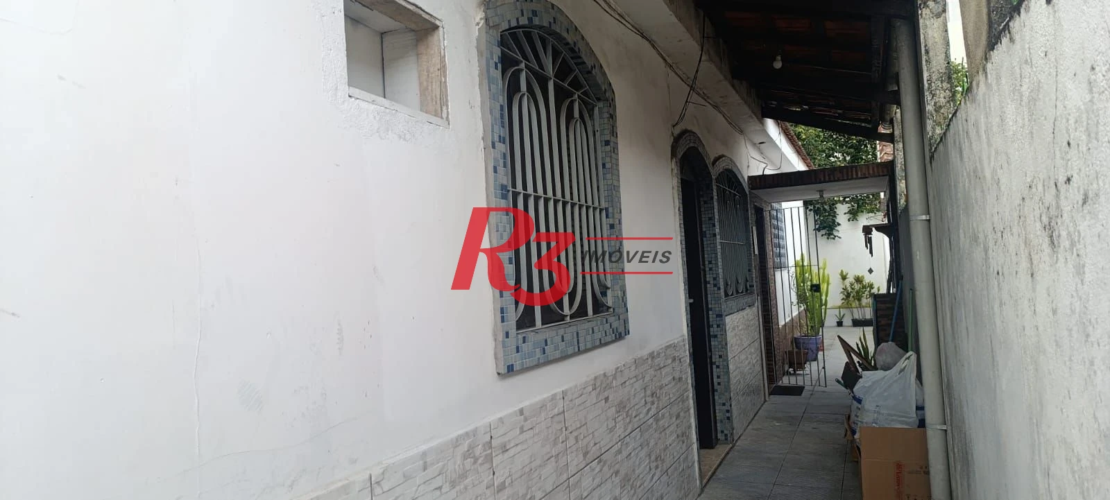 Casa à venda na Vila São Jorge, em Santos, com 2 quartos, 43 m², 1 vaga de garagem! e quintal com churrasqueira!