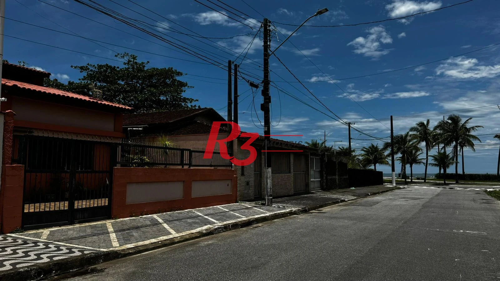 Casa à venda, 138 m² por R$ 695.000,00 - Jardim Imperador - Praia Grande/SP