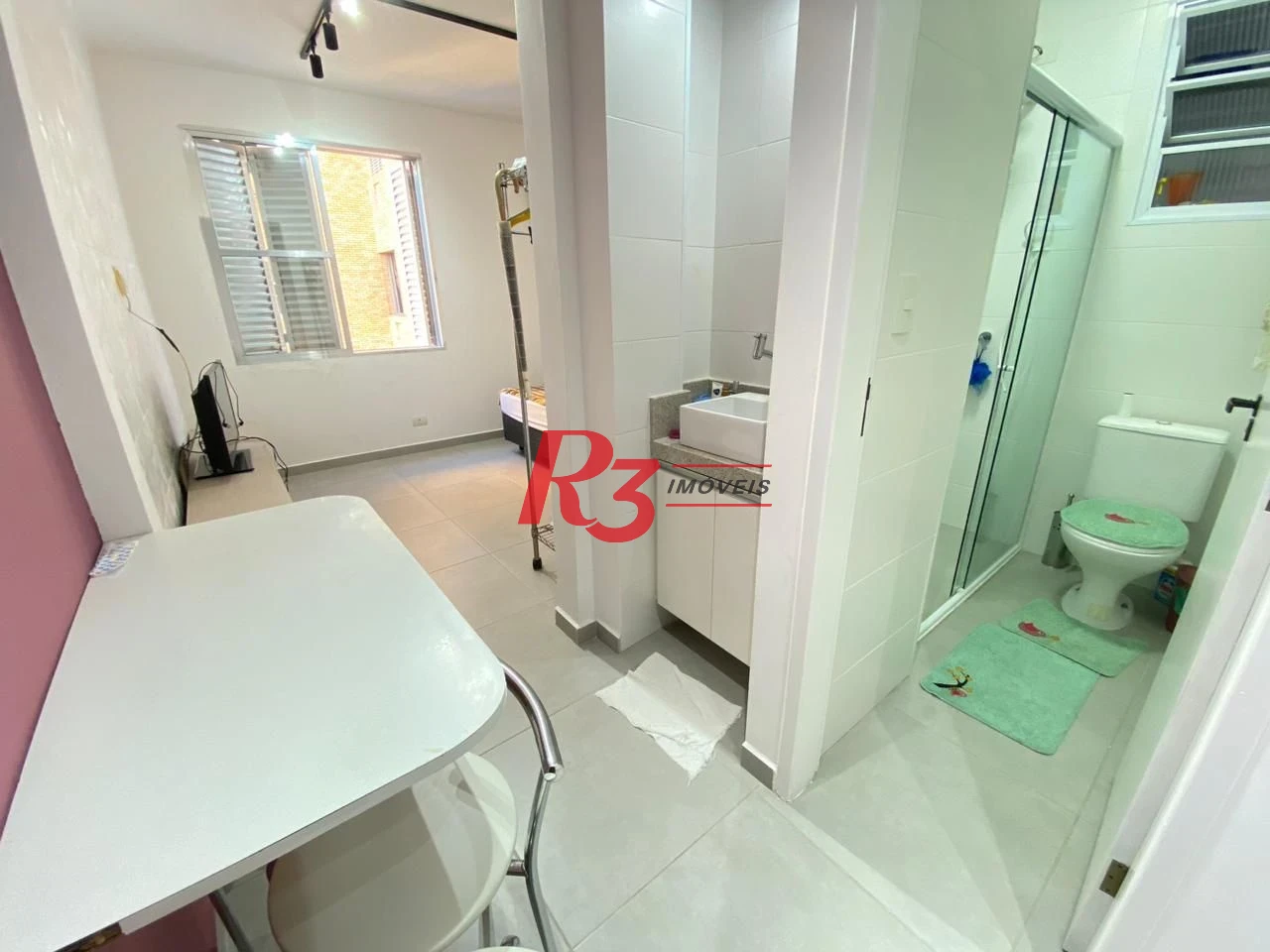 Kitnet com 1 dormitório, 38 m² - venda por R$ 300.000,00 ou aluguel por R$ 3.010,00/mês - Centro - São Vicente/SP
