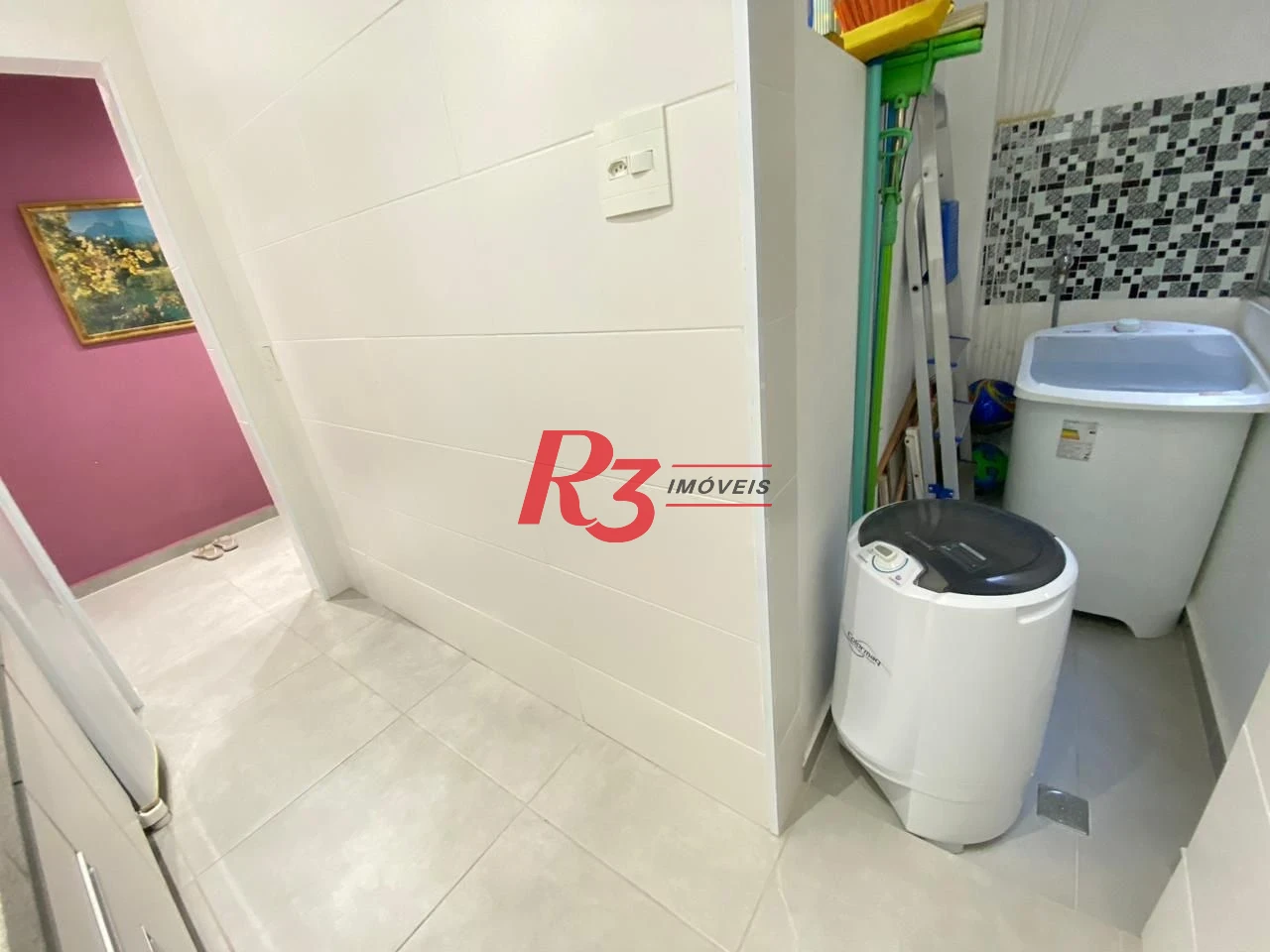 Kitnet com 1 dormitório, 38 m² - venda por R$ 300.000,00 ou aluguel por R$ 3.010,00/mês - Centro - São Vicente/SP