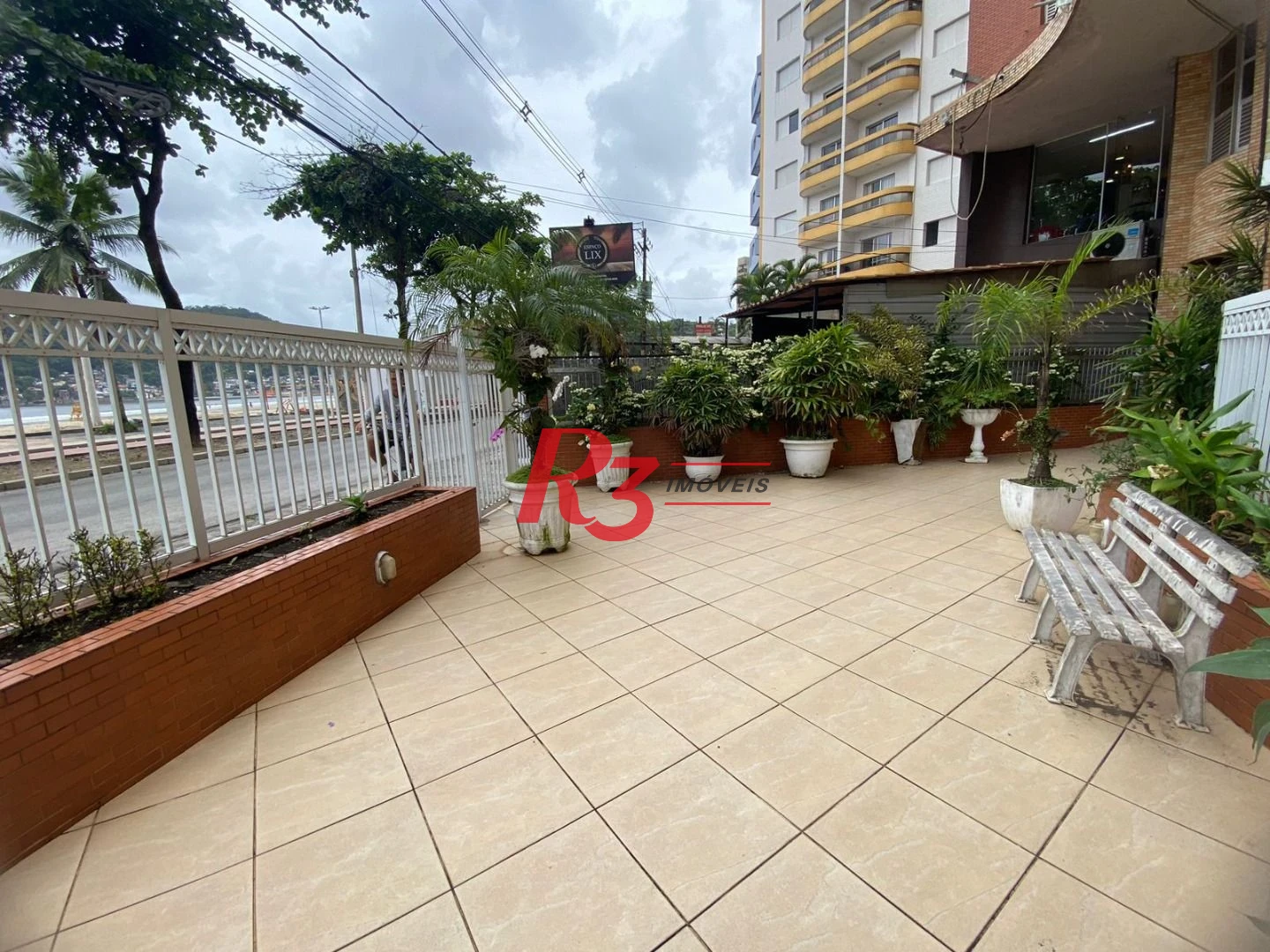 Kitnet com 1 dormitório, 38 m² - venda por R$ 300.000,00 ou aluguel por R$ 3.010,00/mês - Centro - São Vicente/SP