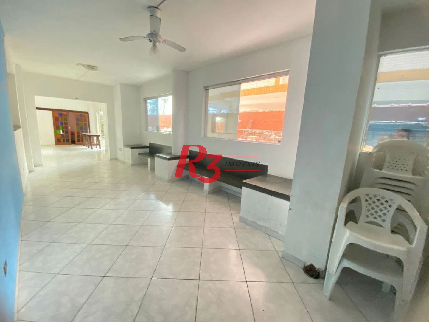 Kitnet com 1 dormitório, 38 m² - venda por R$ 300.000,00 ou aluguel por R$ 3.010,00/mês - Centro - São Vicente/SP