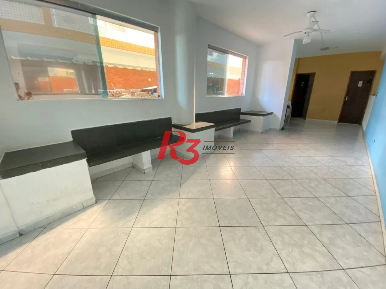 Kitnet com 1 dormitório, 38 m² - venda por R$ 300.000,00 ou aluguel por R$ 3.010,00/mês - Centro - São Vicente/SP