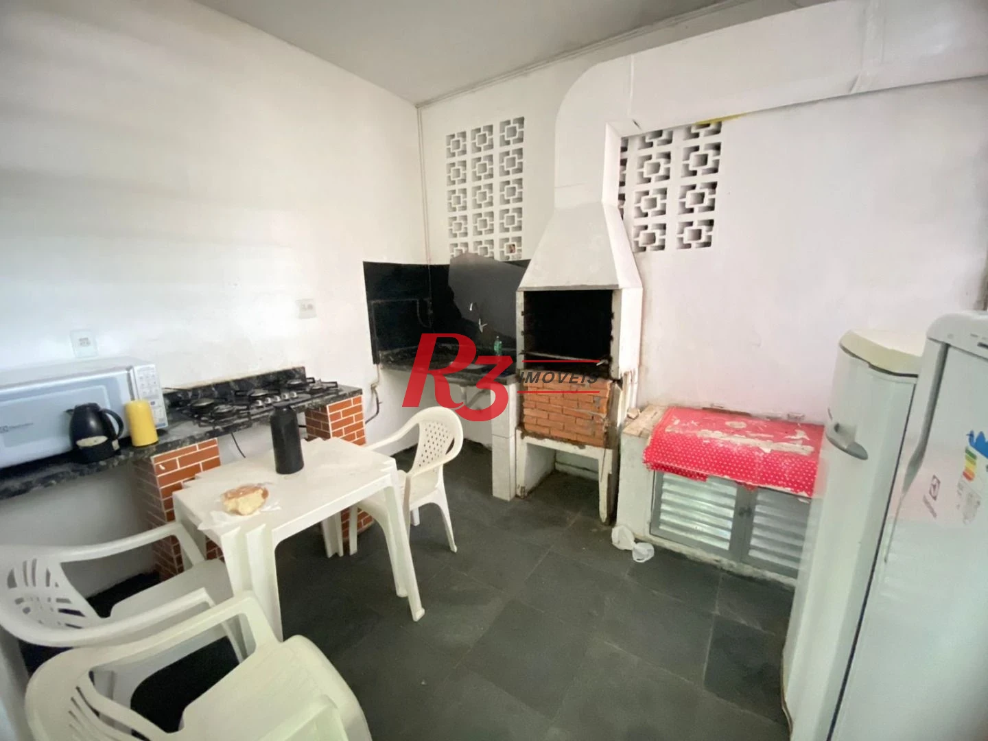 Kitnet com 1 dormitório, 38 m² - venda por R$ 300.000,00 ou aluguel por R$ 3.010,00/mês - Centro - São Vicente/SP