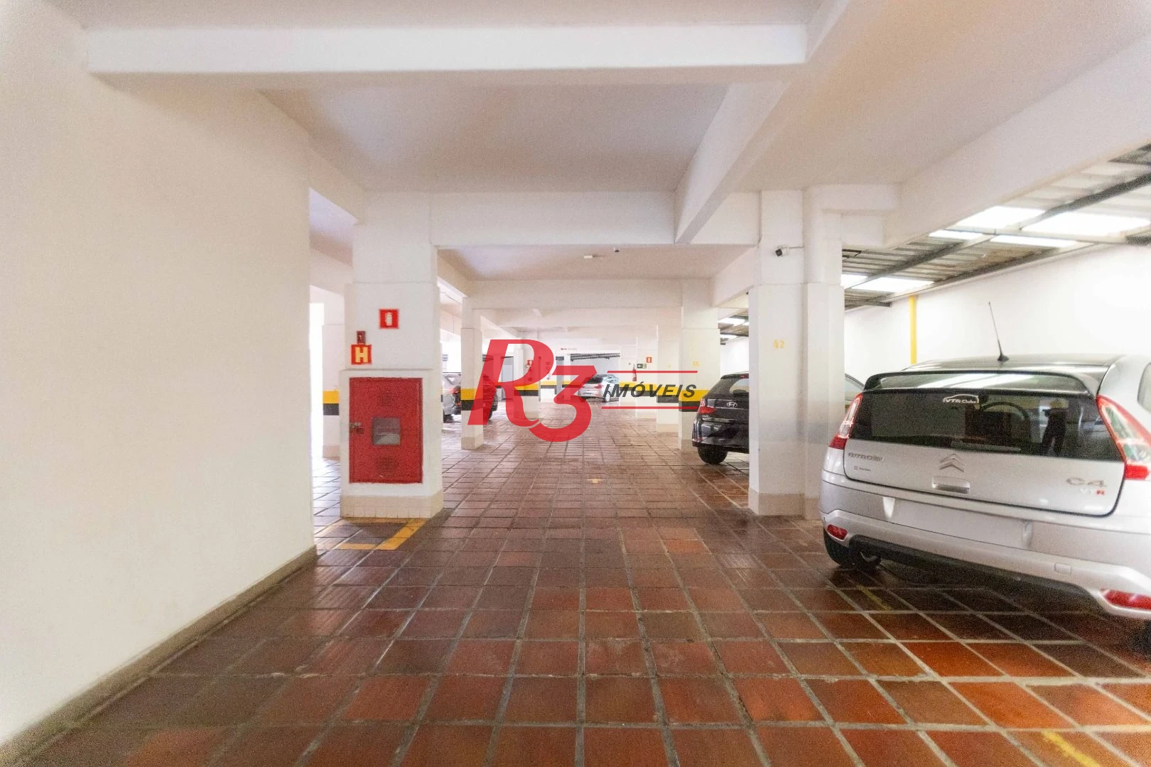 Apartamento com 2 dormitórios à venda, 91 m² por R$ 620.000,00 - Gonzaga - Santos/SP