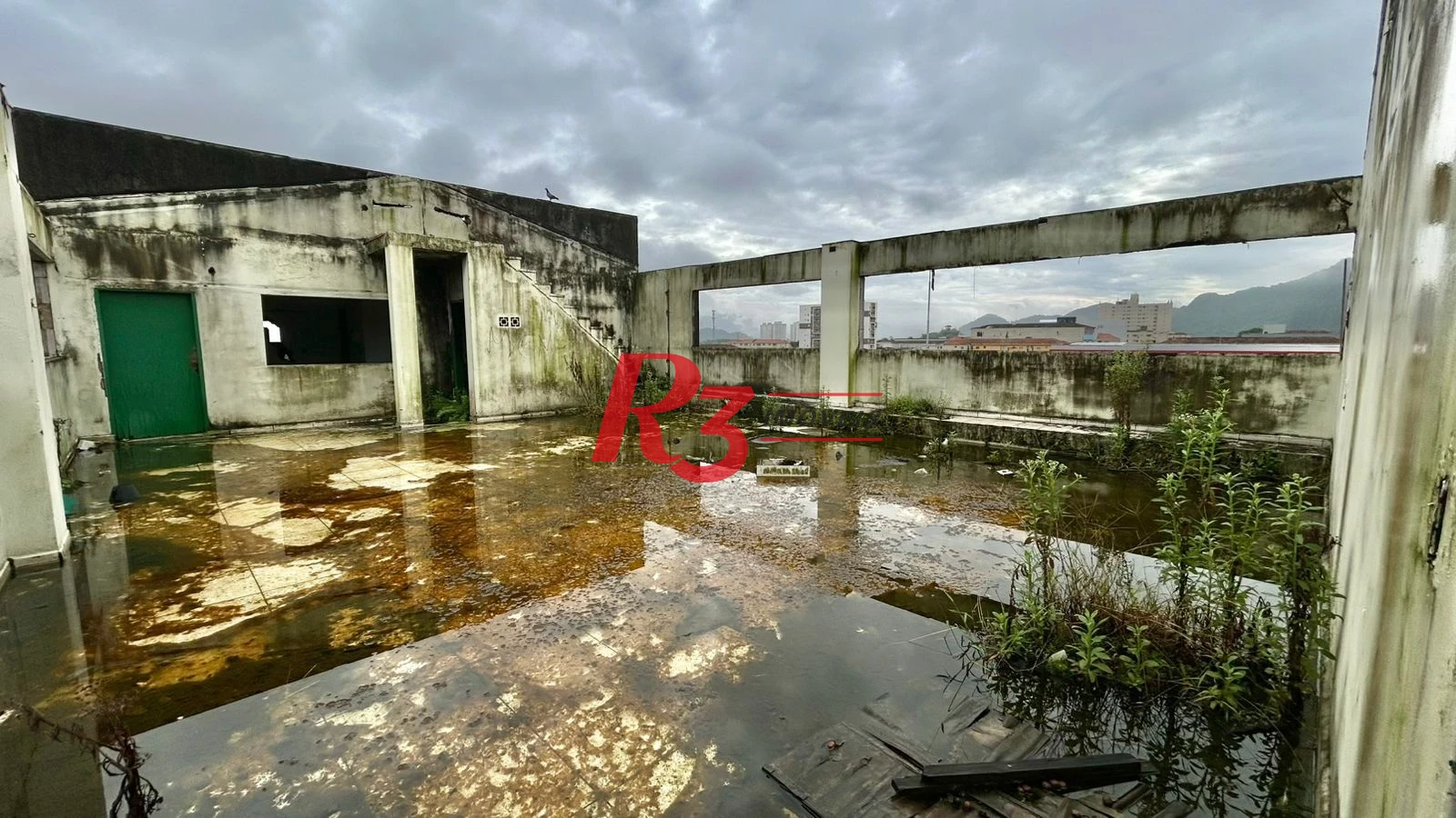 Prédio, 1300 m² - venda por R$ 5.000.000,00 ou aluguel por R$ 61.001,00/mês - Vila Cascatinha - São Vicente/SP