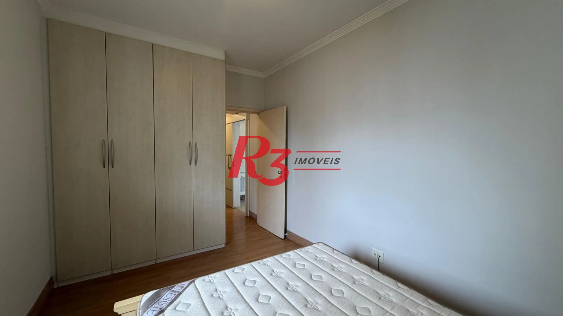 Apartamento com 2 dormitórios à venda, 70 m² por R$ 700.000,00 - Gonzaga - Santos/SP