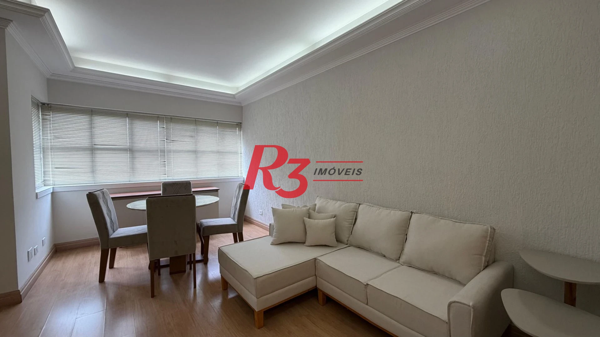 Apartamento com 2 dormitórios à venda, 70 m² por R$ 700.000,00 - Gonzaga - Santos/SP