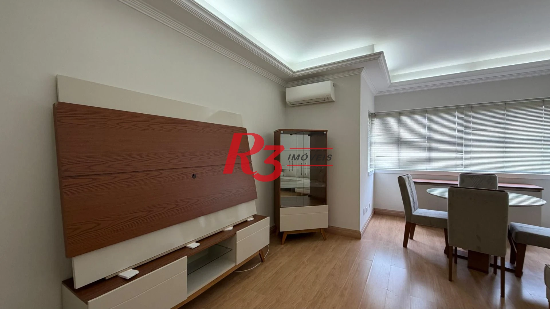 Apartamento com 2 dormitórios à venda, 70 m² por R$ 700.000,00 - Gonzaga - Santos/SP
