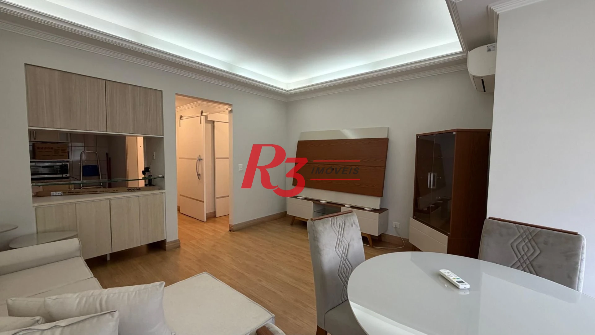Apartamento com 2 dormitórios à venda, 70 m² por R$ 700.000,00 - Gonzaga - Santos/SP