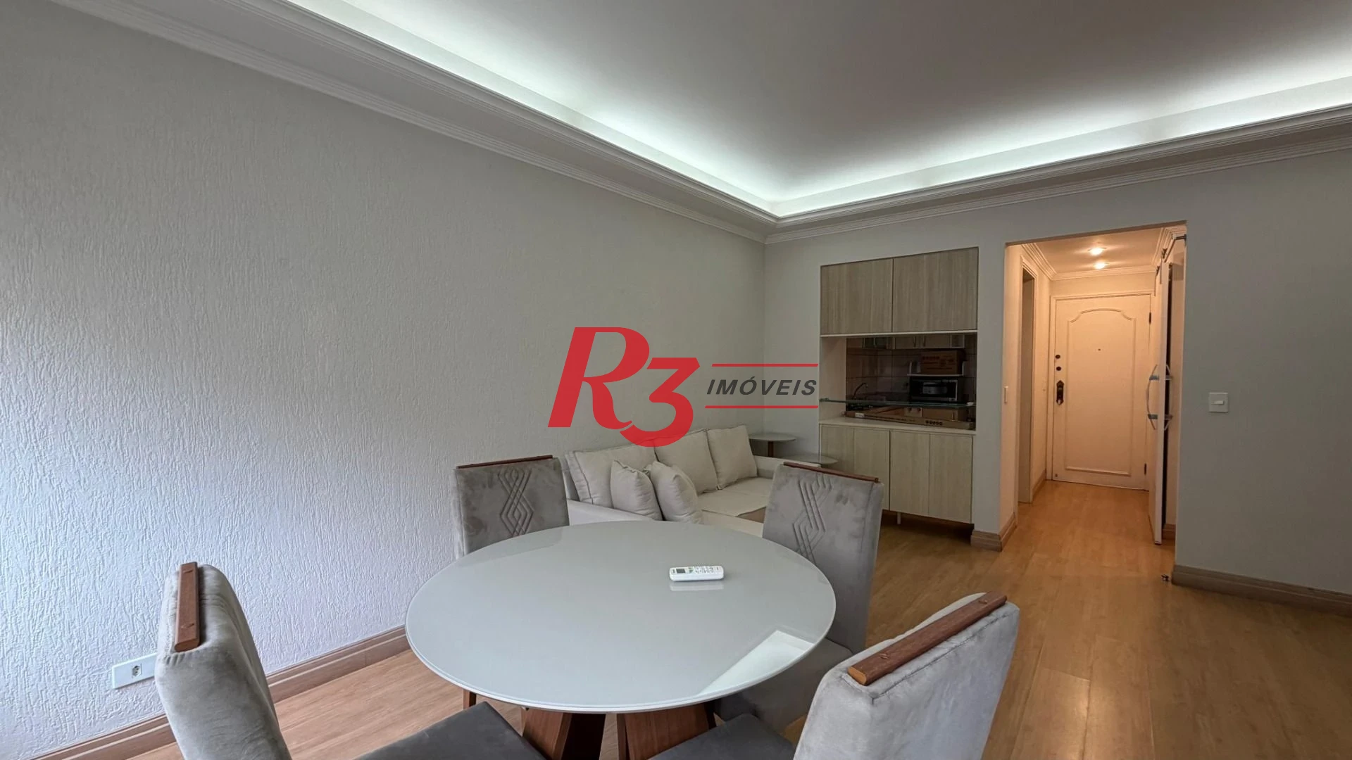 Apartamento com 2 dormitórios à venda, 70 m² por R$ 700.000,00 - Gonzaga - Santos/SP
