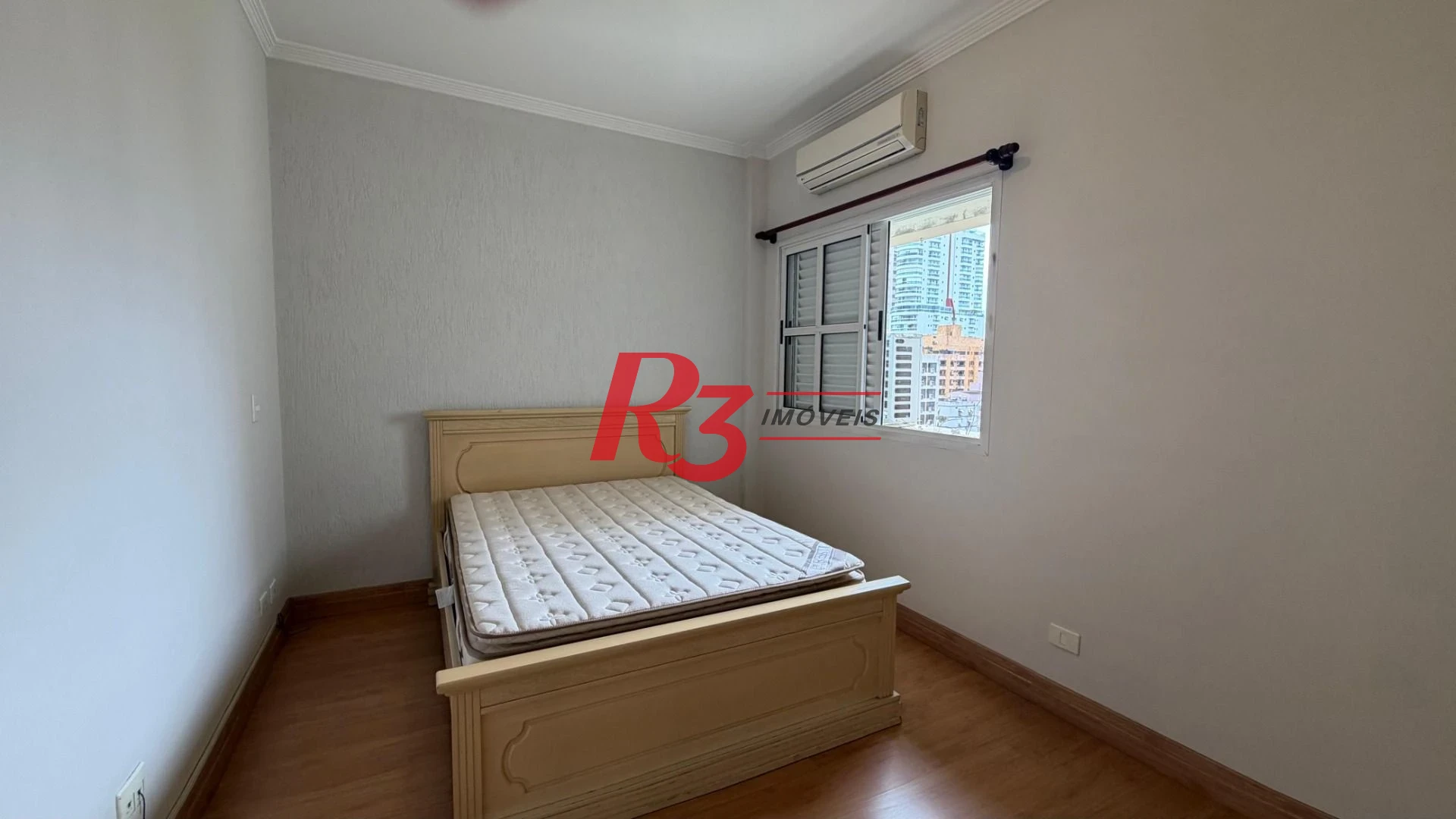 Apartamento com 2 dormitórios à venda, 70 m² por R$ 700.000,00 - Gonzaga - Santos/SP