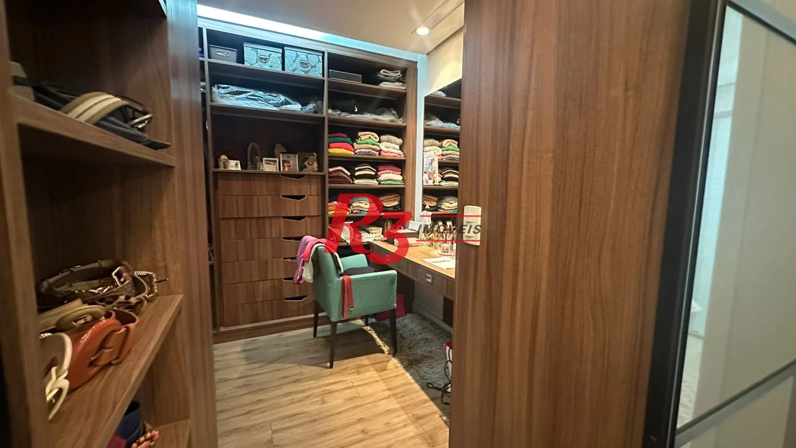 Apartamento com 3 dormitórios à venda, 159 m² por R$ 2.250.000,00 - Gonzaga - Santos/SP