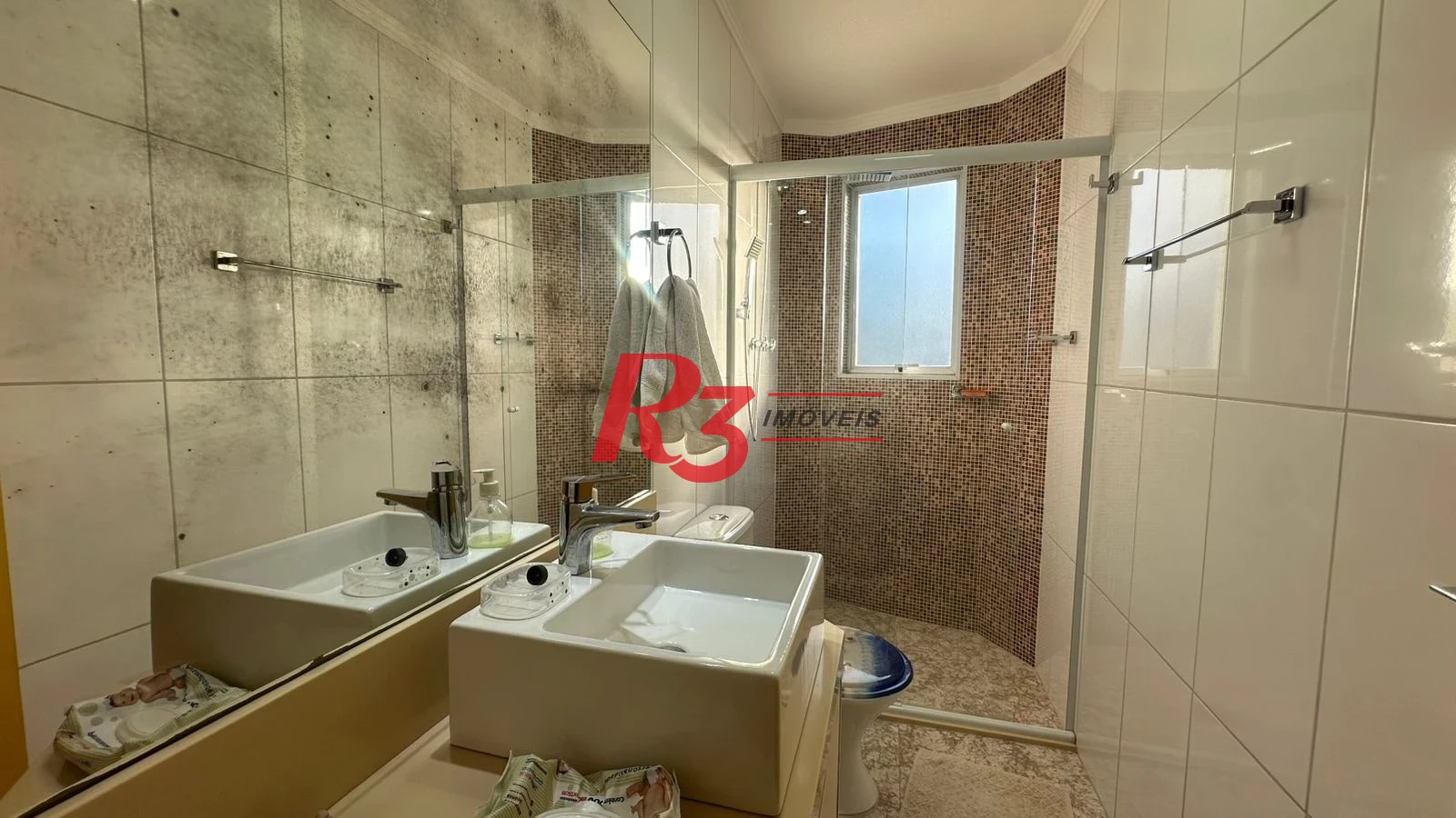 Apartamento com 3 dormitórios à venda, 115 m² por R$ 695.000,00 - Campo Grande - Santos/SP
