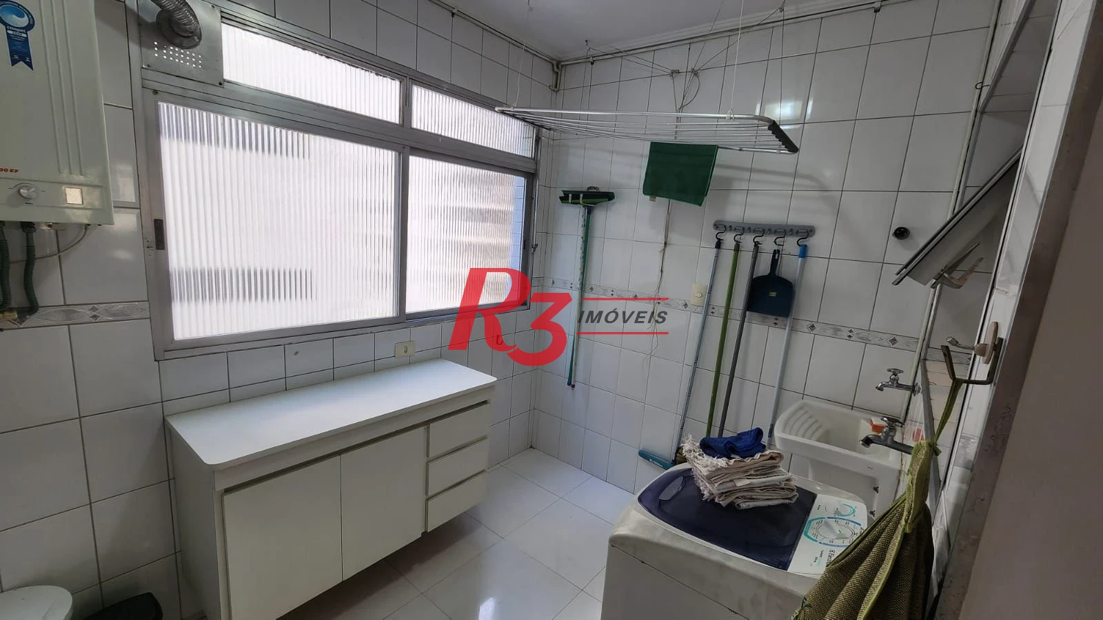Apartamento com 2 dormitórios à venda, 84 m² por R$ 816.200,00 - Gonzaga - Santos/SP