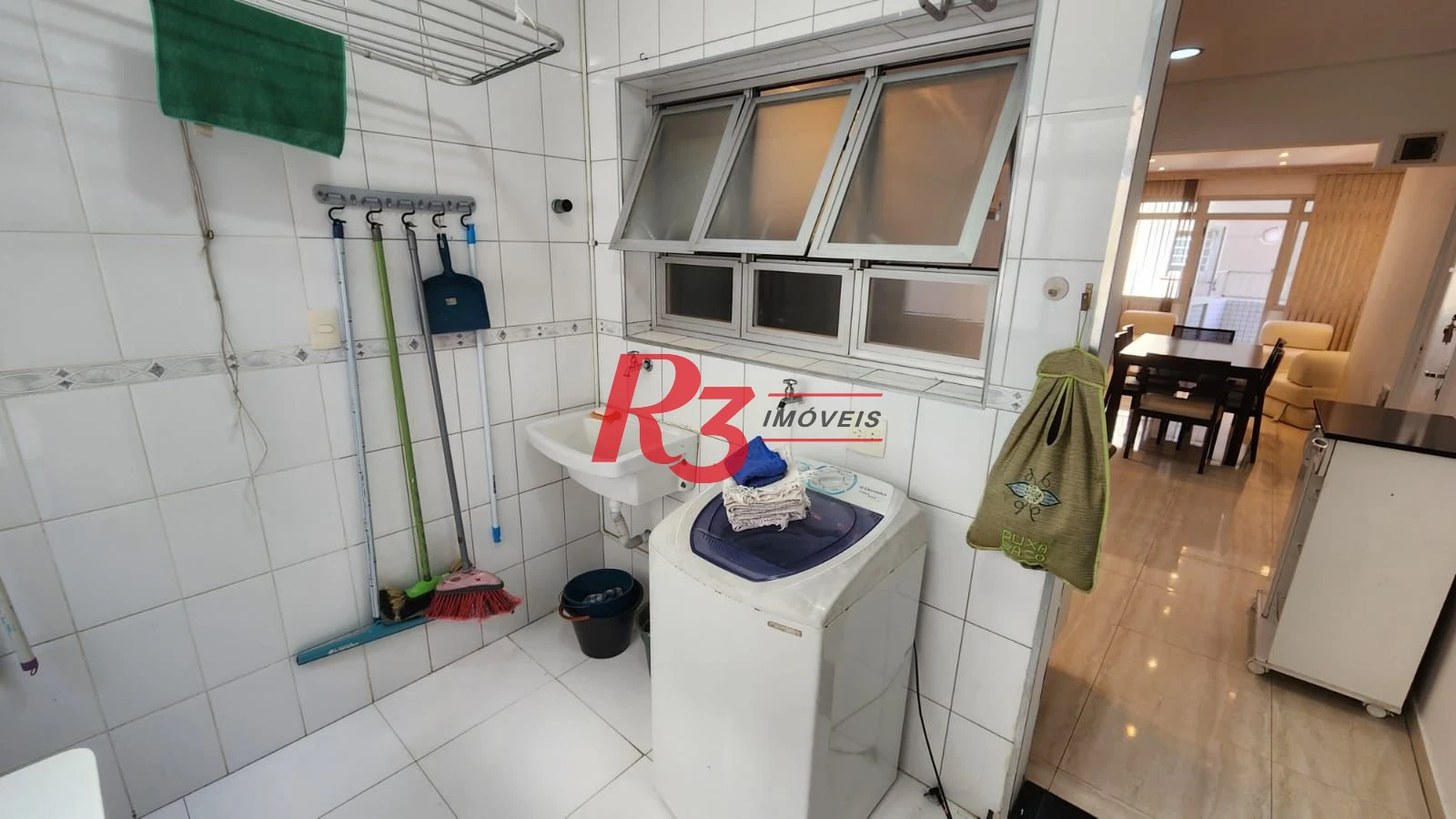 Apartamento com 2 dormitórios à venda, 84 m² por R$ 816.200,00 - Gonzaga - Santos/SP