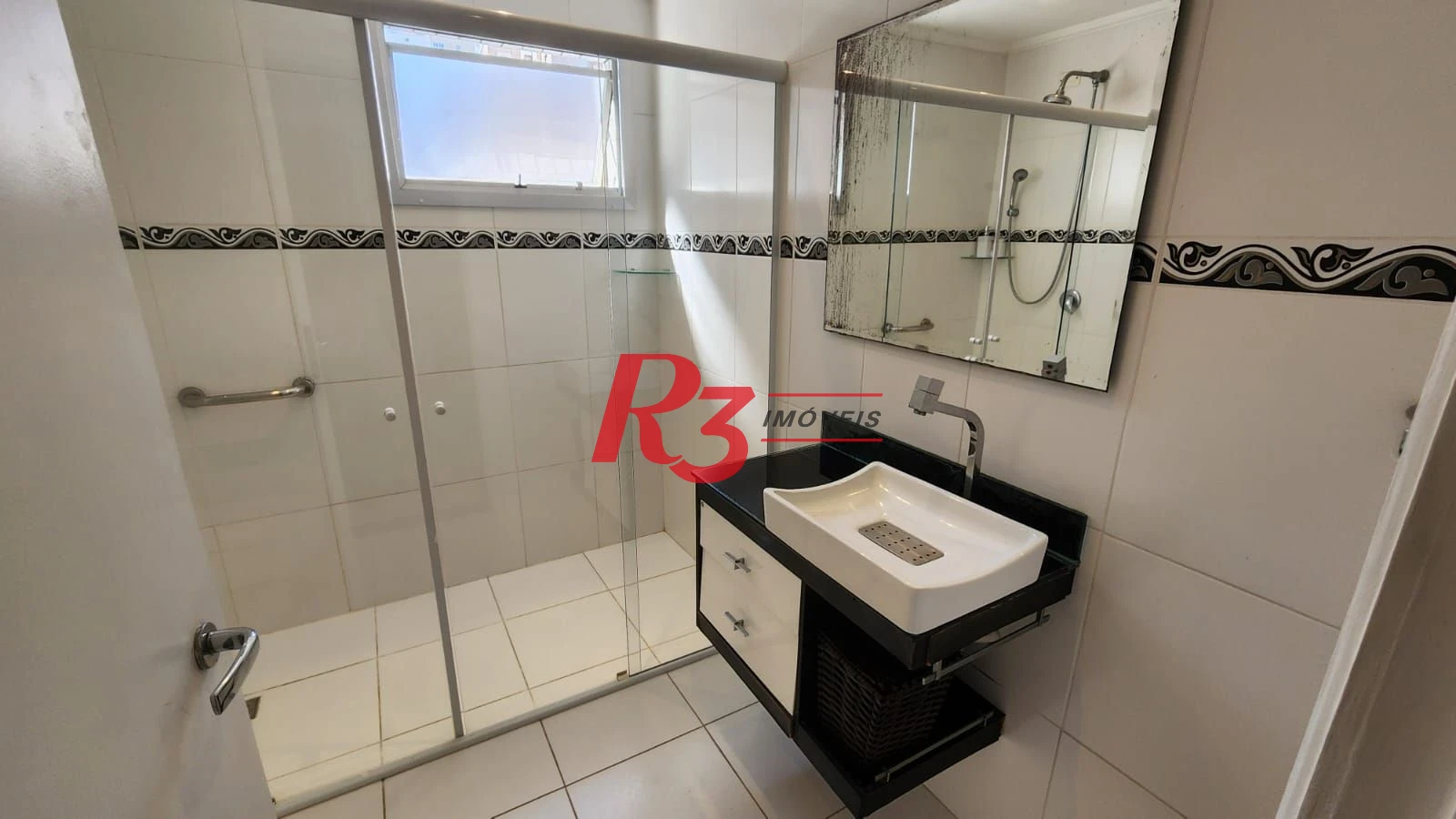 Apartamento com 2 dormitórios à venda, 84 m² por R$ 816.200,00 - Gonzaga - Santos/SP