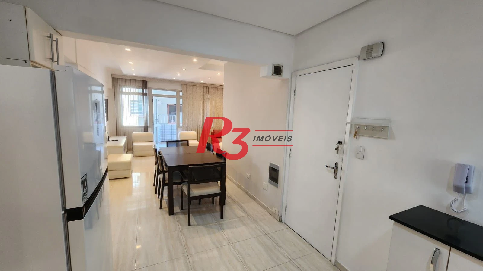 Apartamento com 2 dormitórios à venda, 84 m² por R$ 816.200,00 - Gonzaga - Santos/SP