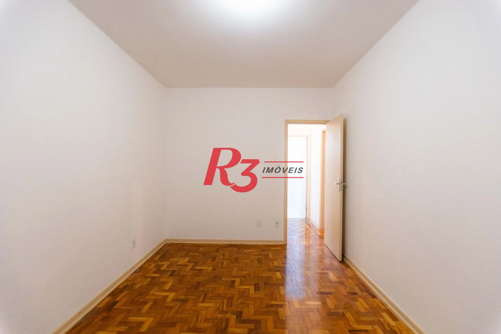 Apartamento com 2 dormitórios à venda, 78 m² por R$ 630.000,00 - Gonzaga - Santos/SP