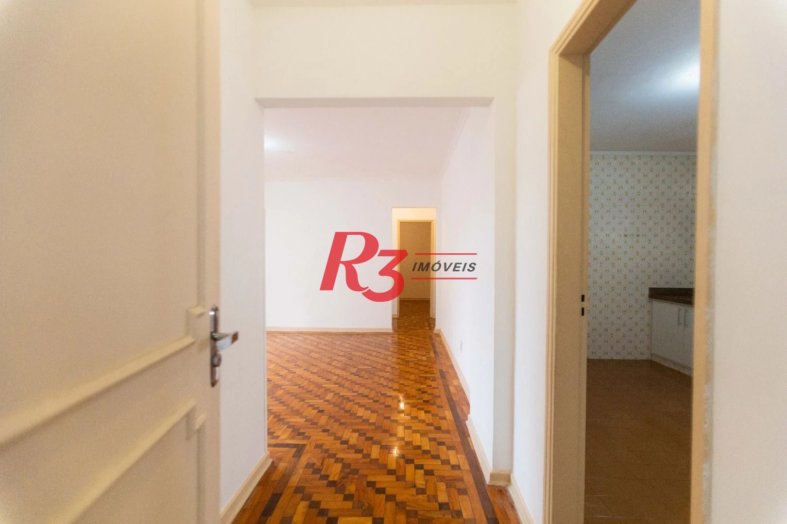 Apartamento com 2 dormitórios à venda, 78 m² por R$ 630.000,00 - Gonzaga - Santos/SP