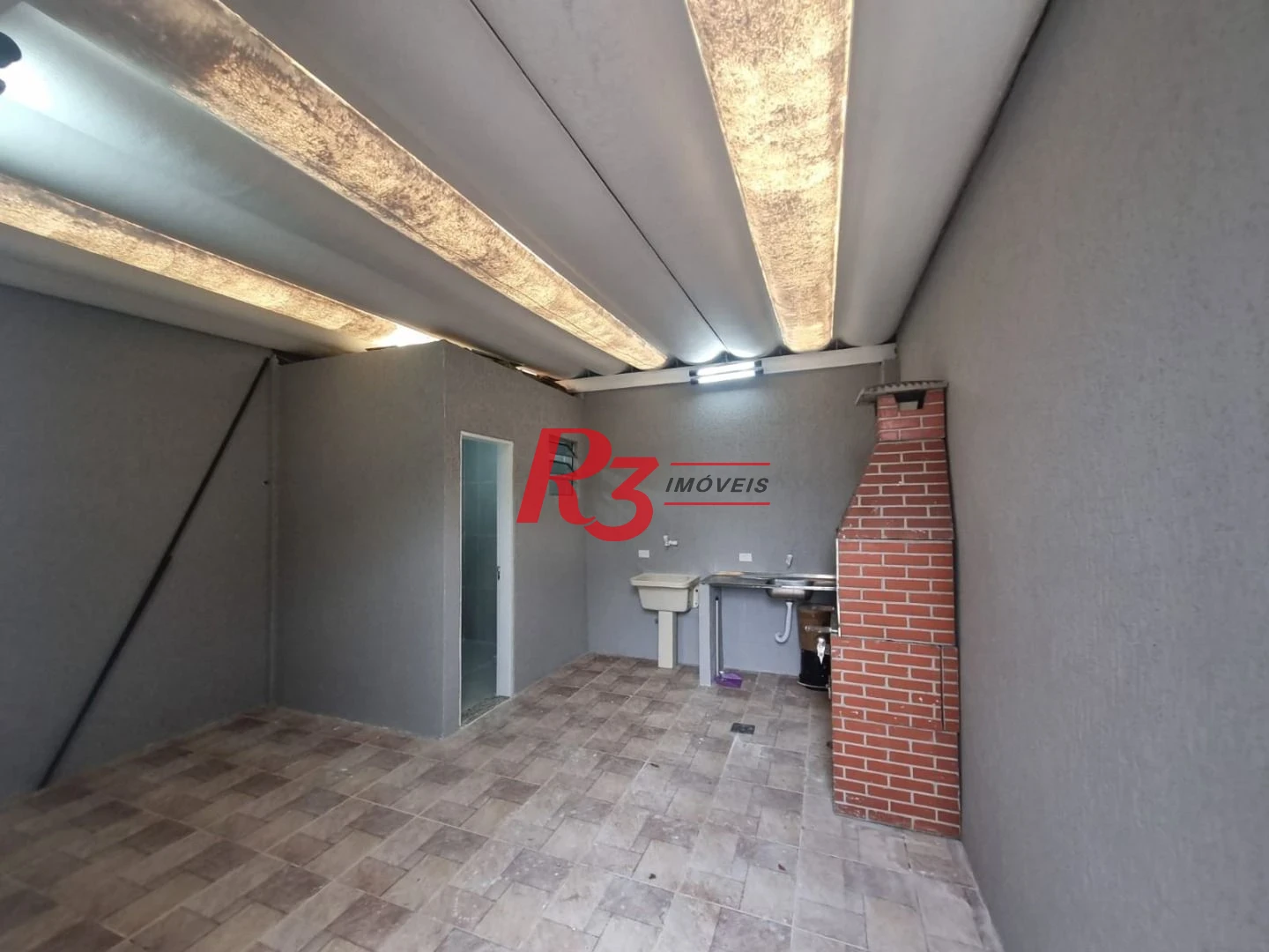 Casa com 3 dormitórios à venda, 150 m² por R$ 500.000,00 - Vila São Jorge - São Vicente/SP