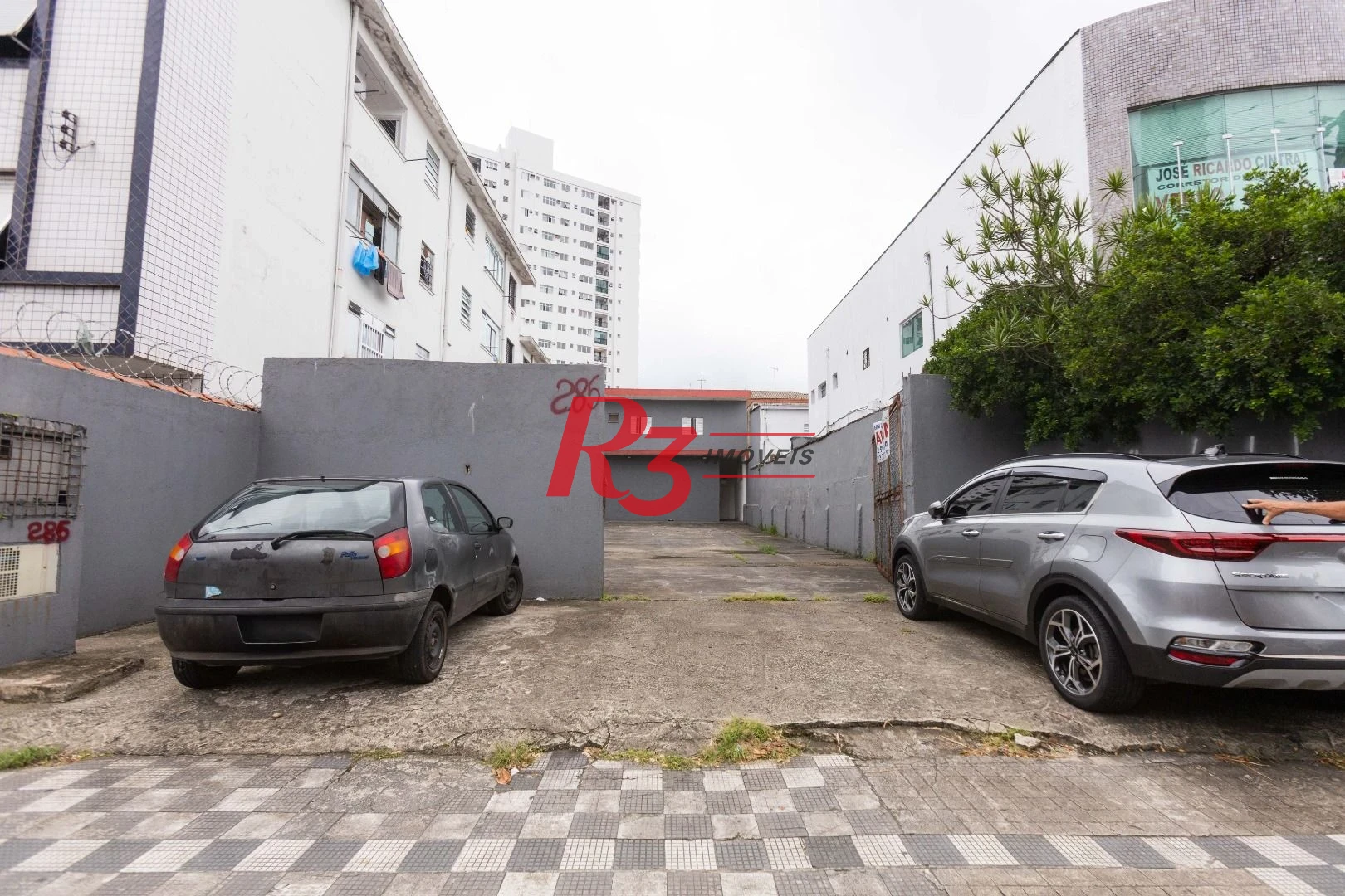 Terreno para alugar, 470 m² por R$ 13.450,00/mês - Macuco - Santos/SP