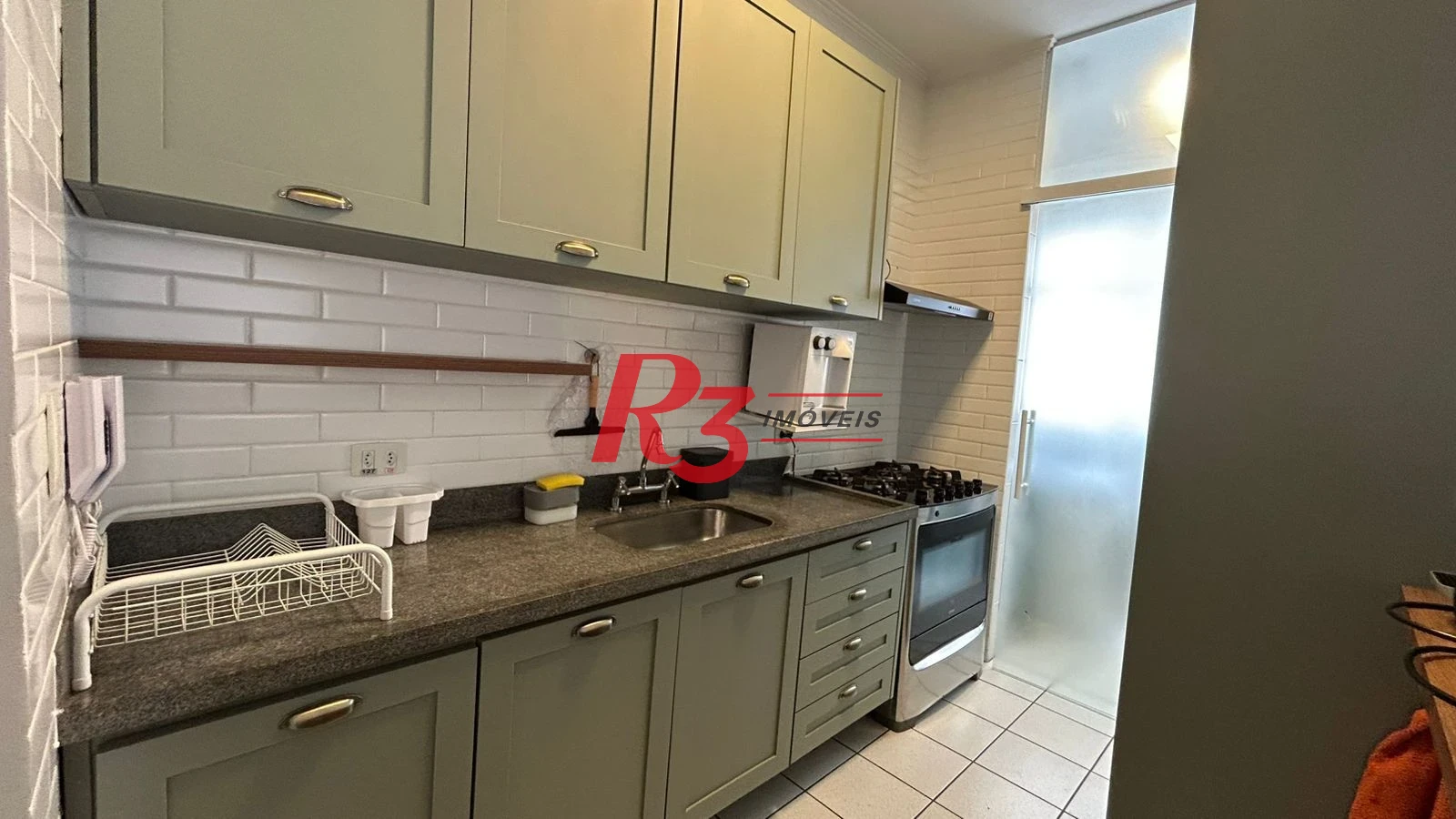 Apartamento com 2 dormitórios à venda, 80 m² por R$ 960.000,00 - Gonzaga - Santos/SP