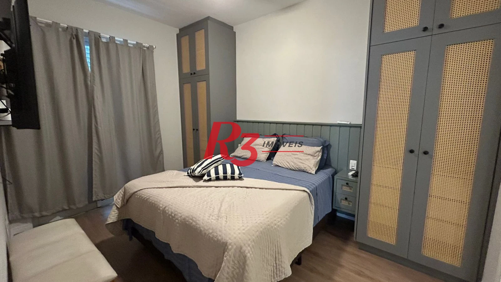 Apartamento com 2 dormitórios à venda, 80 m² por R$ 960.000,00 - Gonzaga - Santos/SP