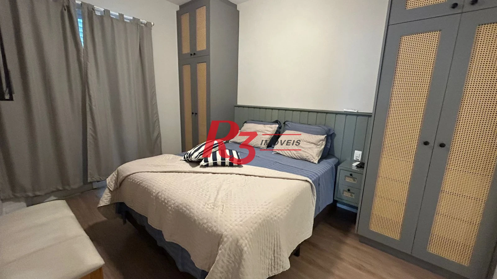 Apartamento com 2 dormitórios à venda, 80 m² por R$ 960.000,00 - Gonzaga - Santos/SP