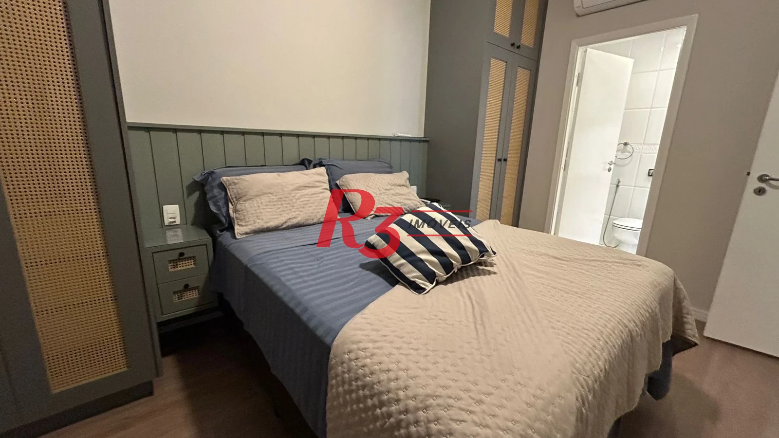 Apartamento com 2 dormitórios à venda, 80 m² por R$ 960.000,00 - Gonzaga - Santos/SP