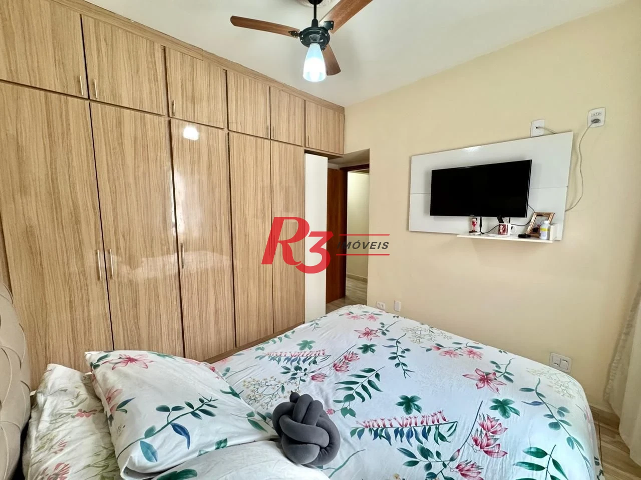 Apartamento com 2 dormitórios à venda, 65 m² por R$ 350.000,00 - Itararé - São Vicente/SP