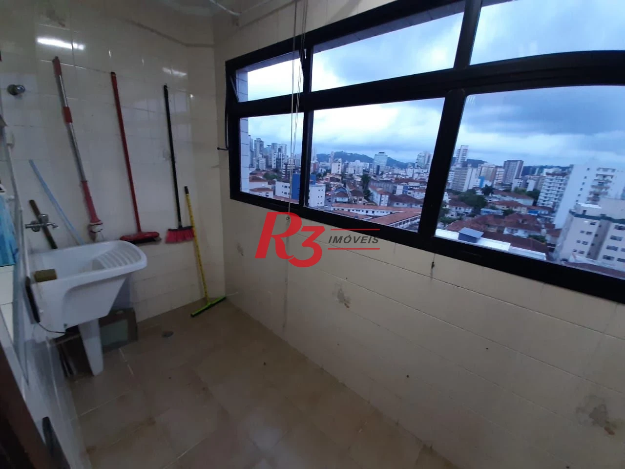Apartamento com 3 dormitórios à venda, 123 m² por R$ 690.000,00 - Boqueirão - Santos/SP
