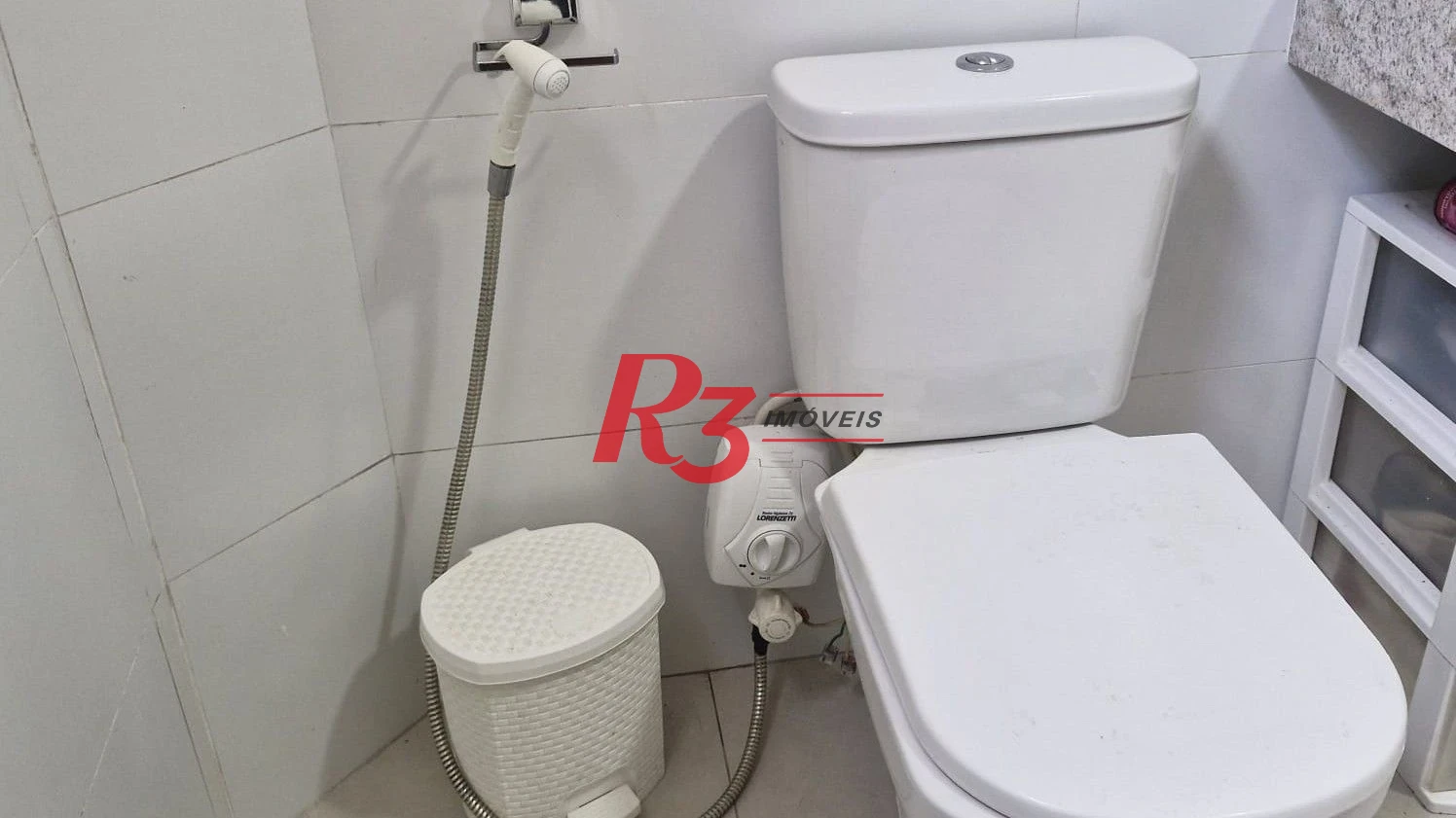Casa com 3 dormitórios à venda, 385 m² por R$ 1.300.000,00 - Vila Guilhermina - Praia Grande/SP