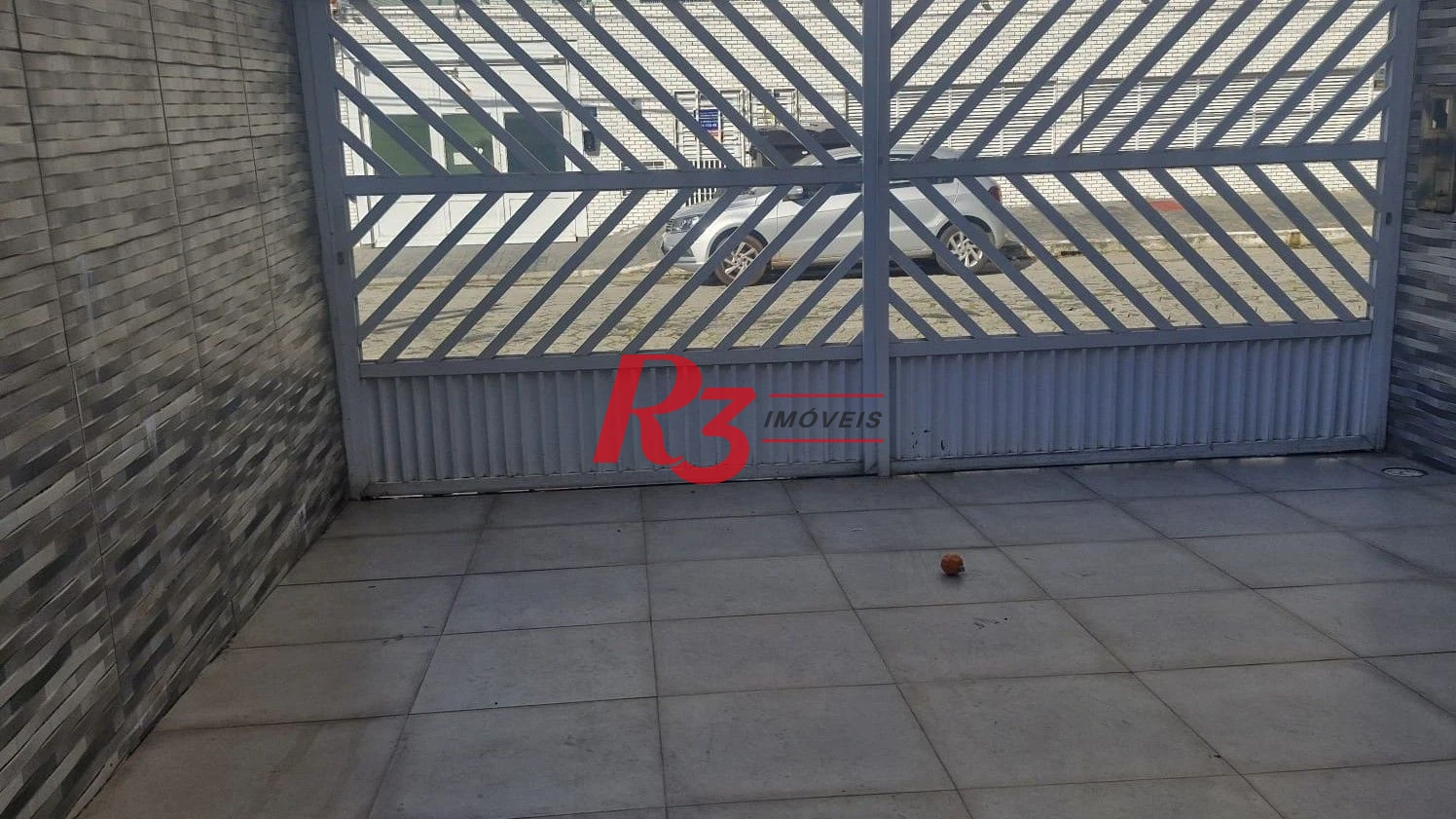 Casa com 3 dormitórios à venda, 385 m² por R$ 1.300.000,00 - Vila Guilhermina - Praia Grande/SP