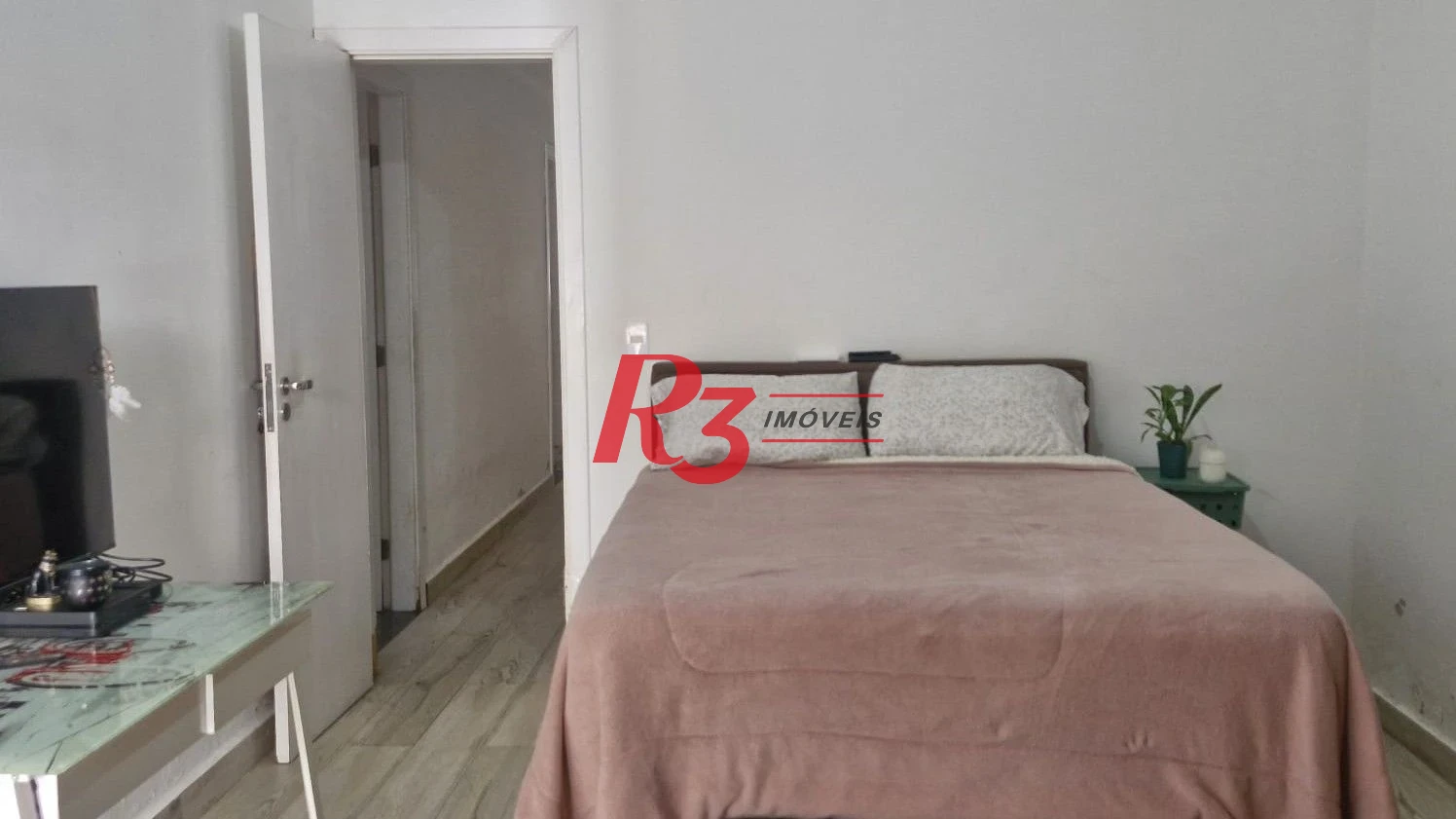 Casa com 3 dormitórios à venda, 385 m² por R$ 1.300.000,00 - Vila Guilhermina - Praia Grande/SP