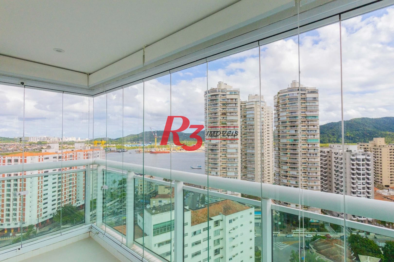 Apartamento com 3 dormitórios à venda, 166 m² por R$ 3.200.000,00 - Ponta da Praia - Santos/SP