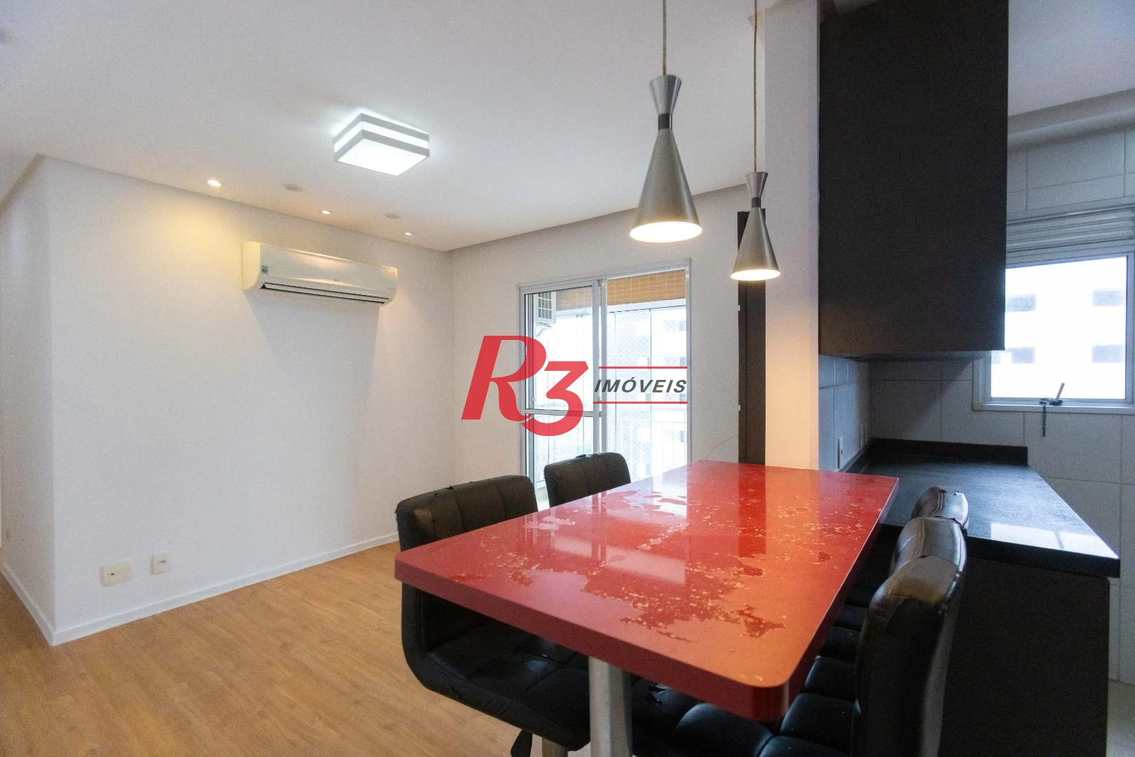 Apartamento com 2 dormitórios à venda, 64 m² por R$ 540.000,00 - Estuário - Santos/SP