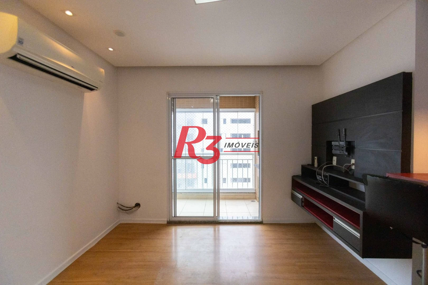 Apartamento com 2 dormitórios à venda, 64 m² por R$ 540.000,00 - Estuário - Santos/SP