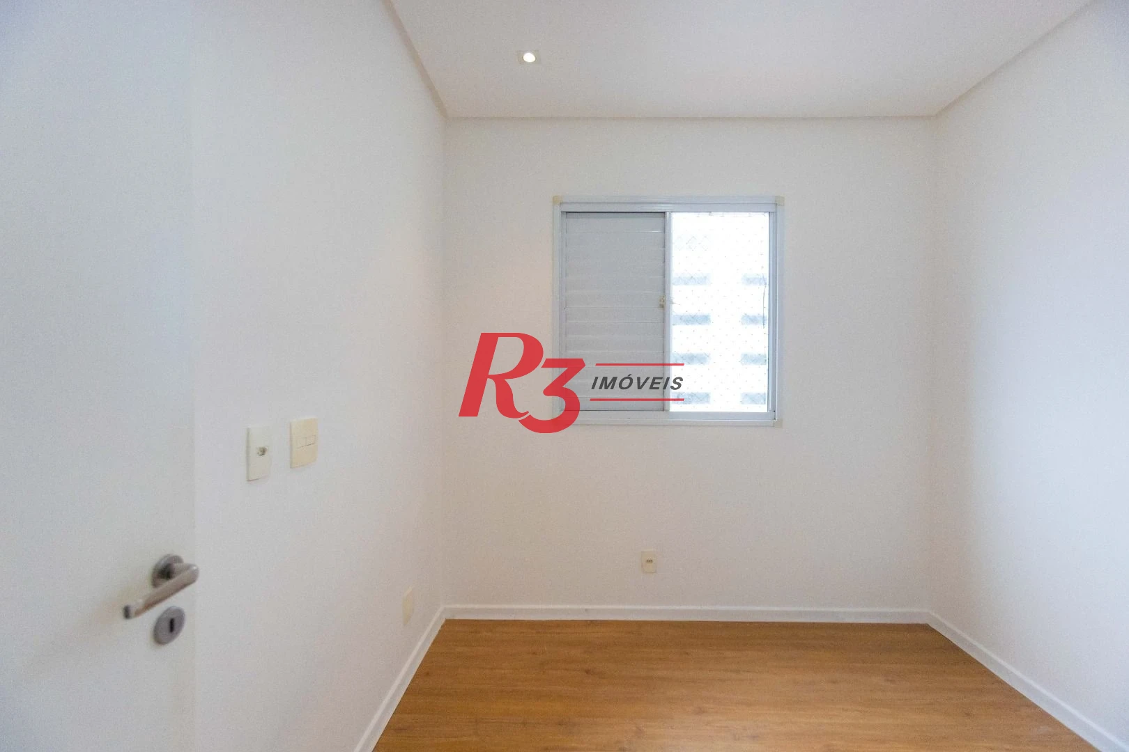 Apartamento com 2 dormitórios à venda, 64 m² por R$ 540.000,00 - Estuário - Santos/SP