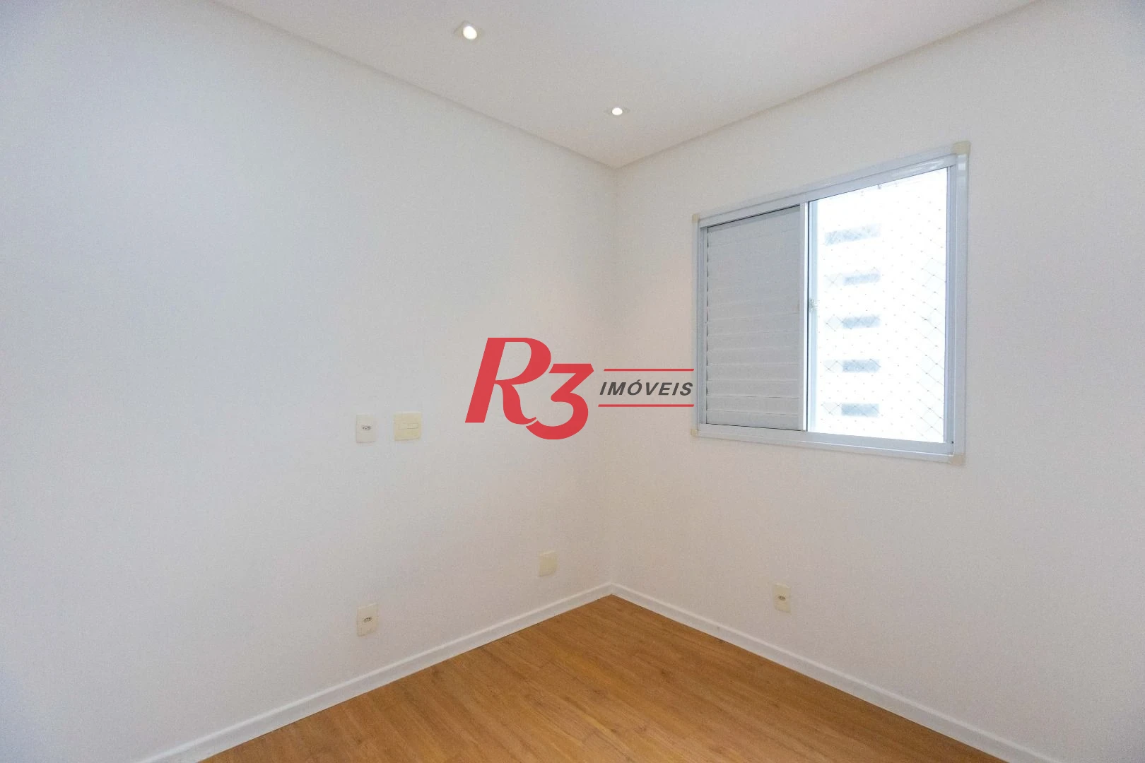 Apartamento com 2 dormitórios à venda, 64 m² por R$ 540.000,00 - Estuário - Santos/SP